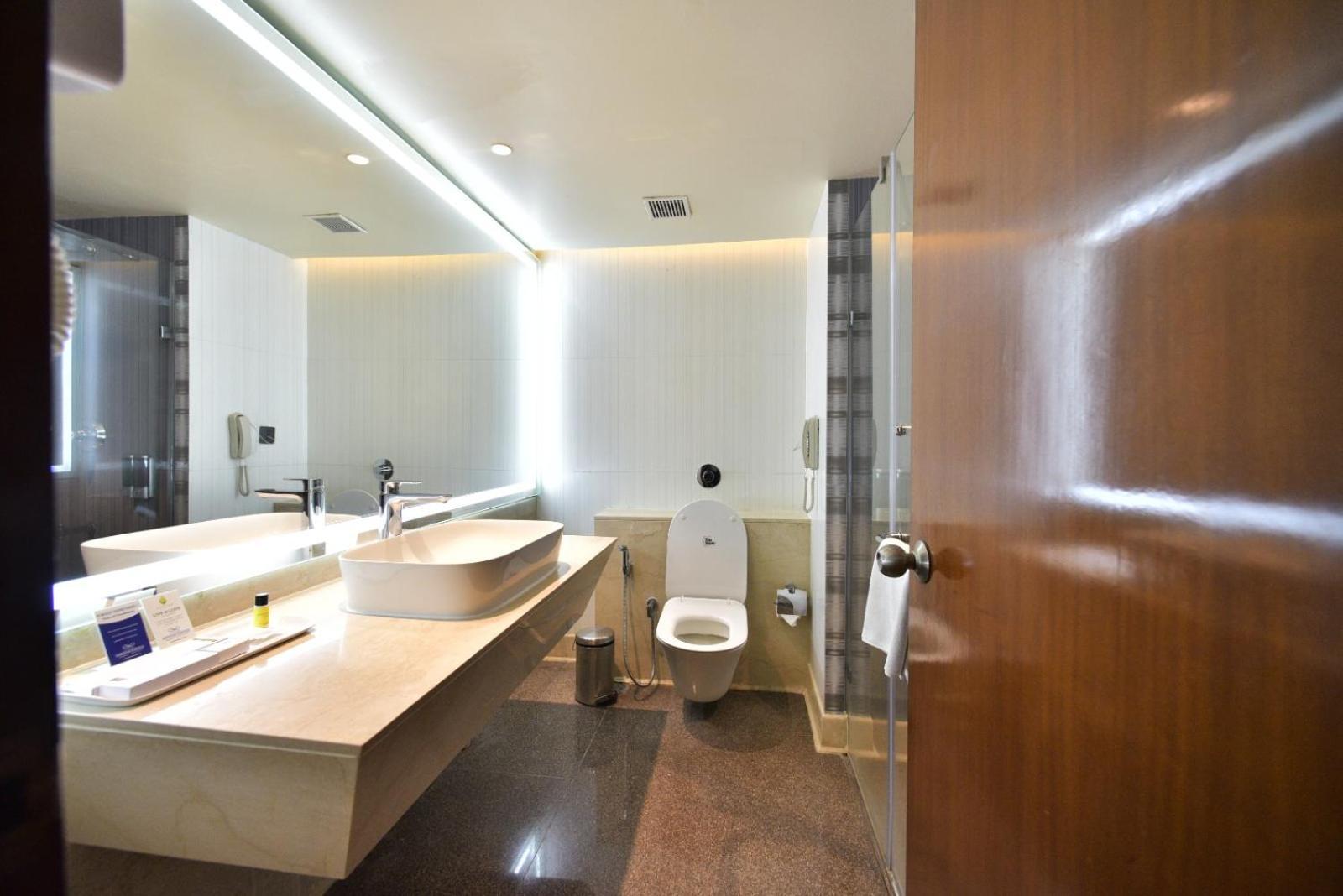 Hotel Citadel Sarovar Portico Bangalore