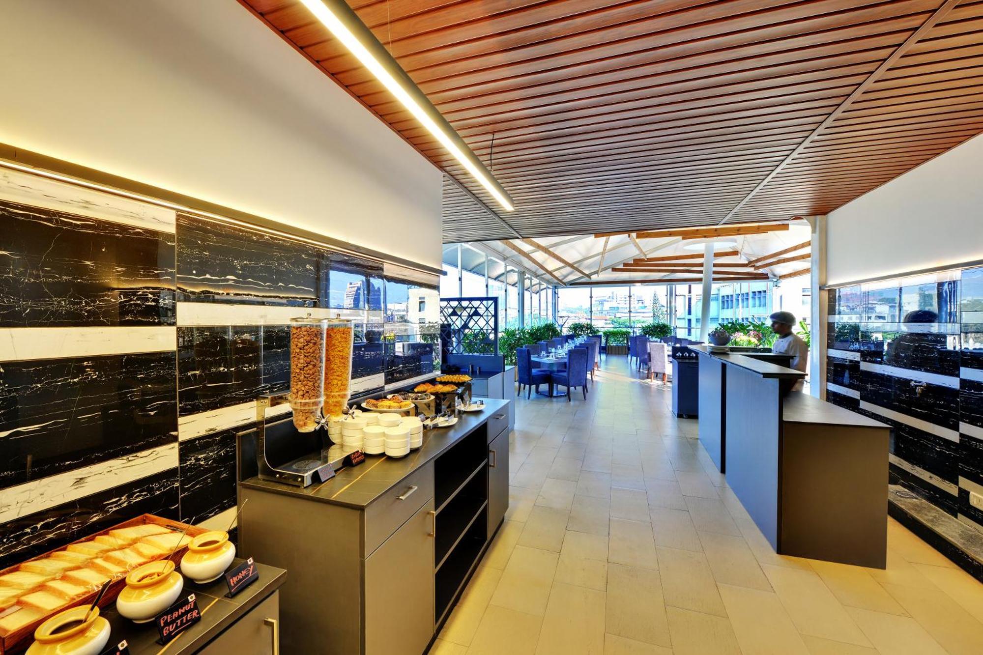 Iris The Business Hotel 4*