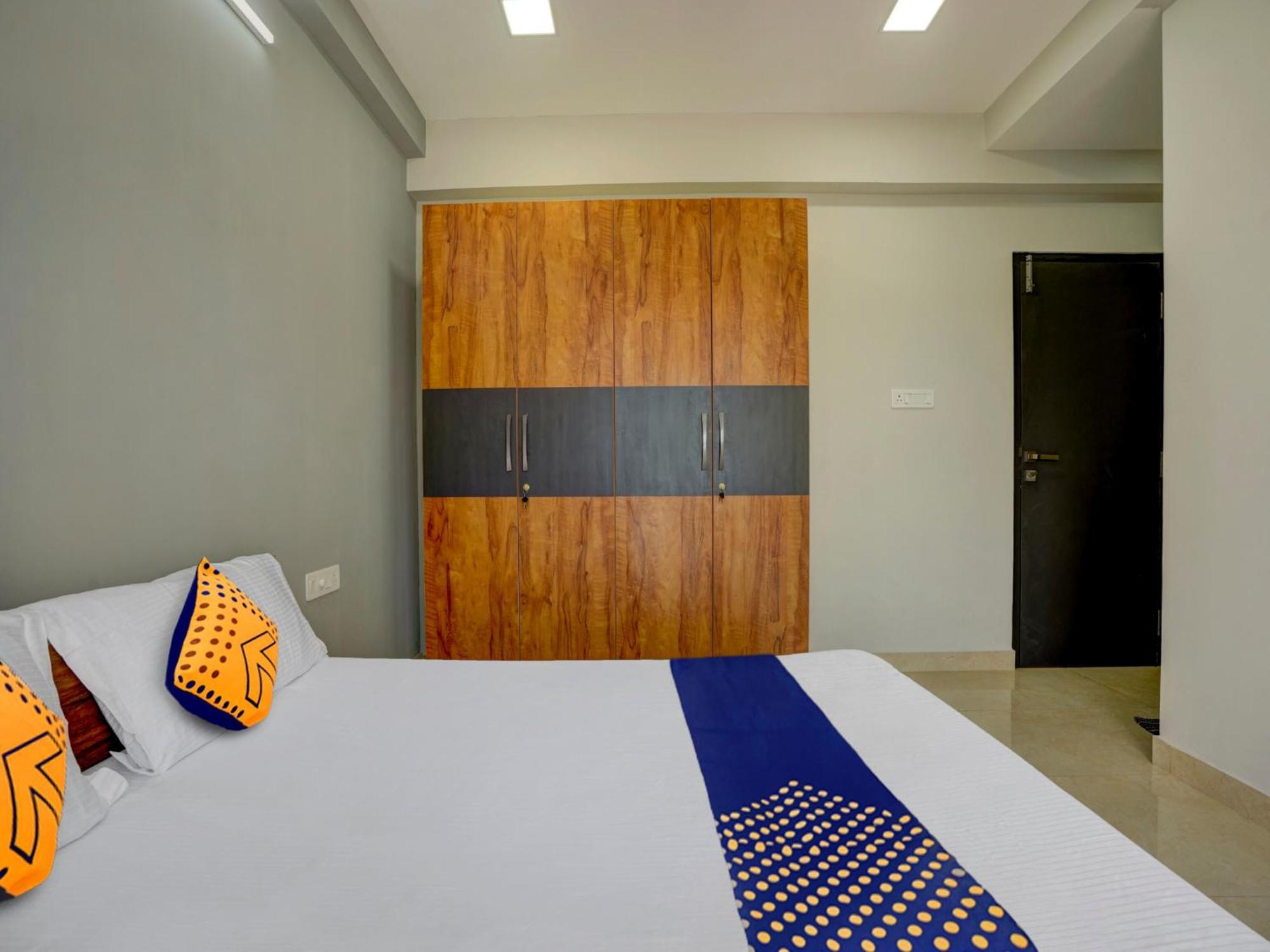 Spot On Helloworld Castle Prague Hotel 3*