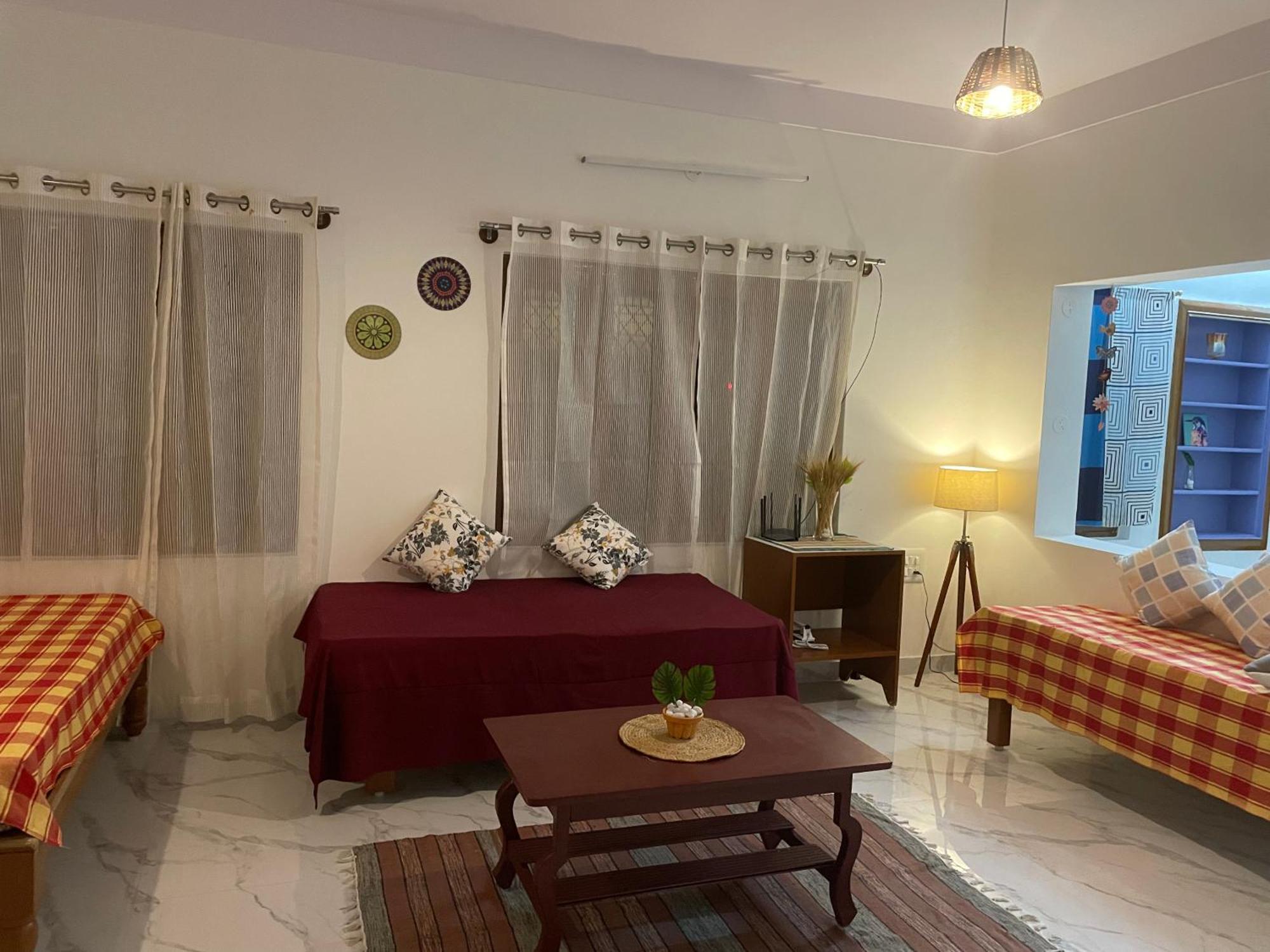 Ekta & Aikyam - One, Two & Three Bedroom Private Apartment