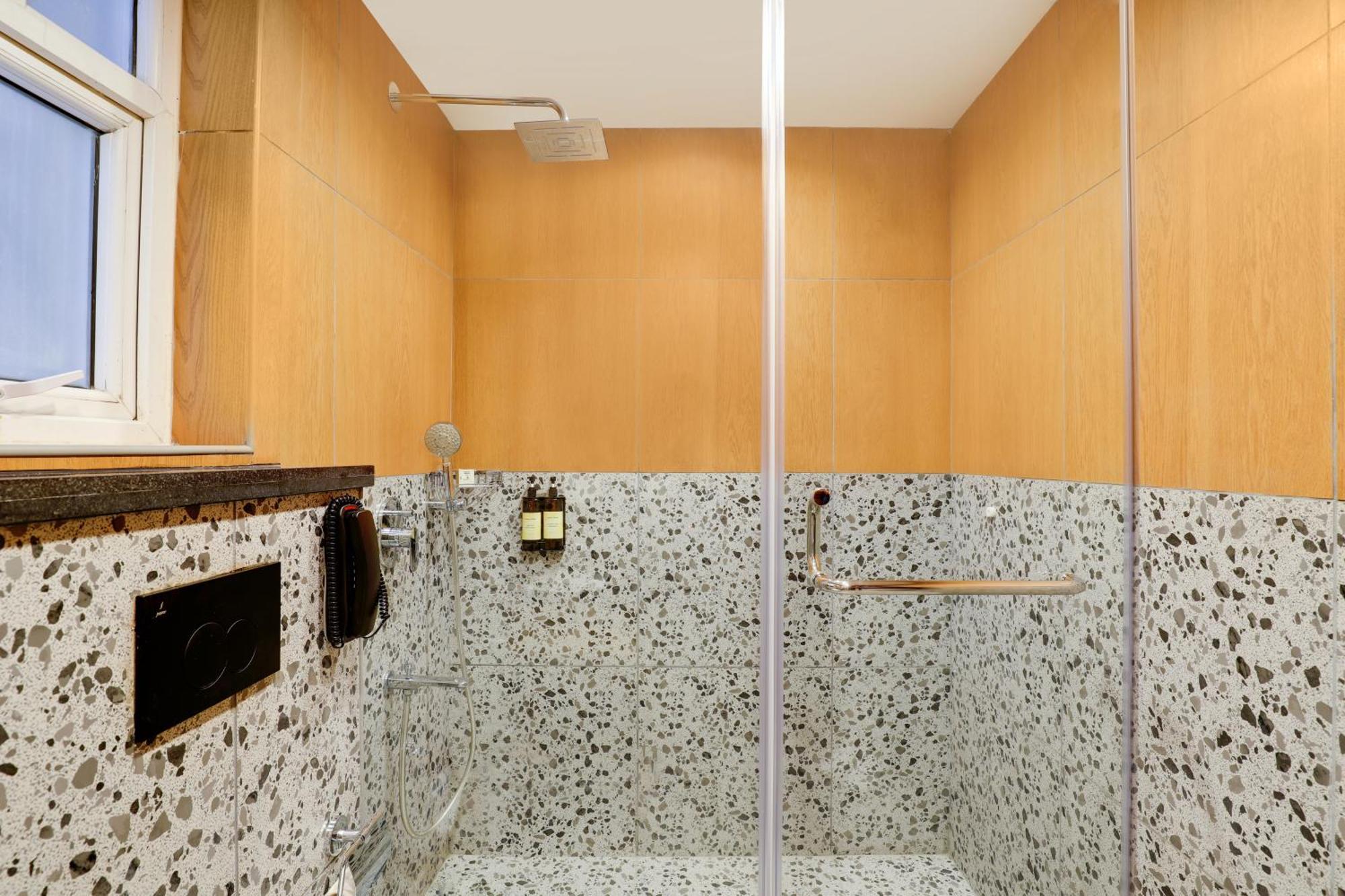 Lemon Tree Suites, Whitefield, Bengaluru Hotel 4*