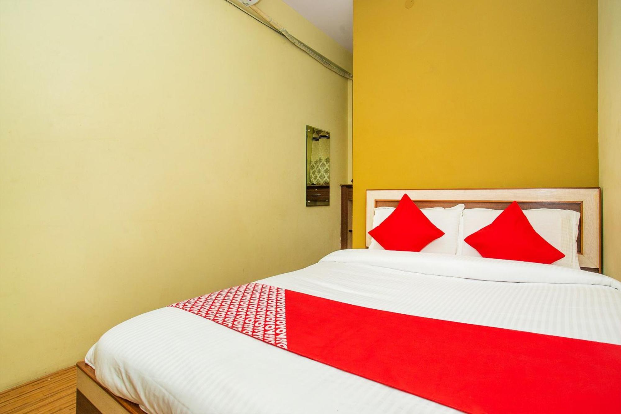 Oyo Flagship Alankar Residency 3*
