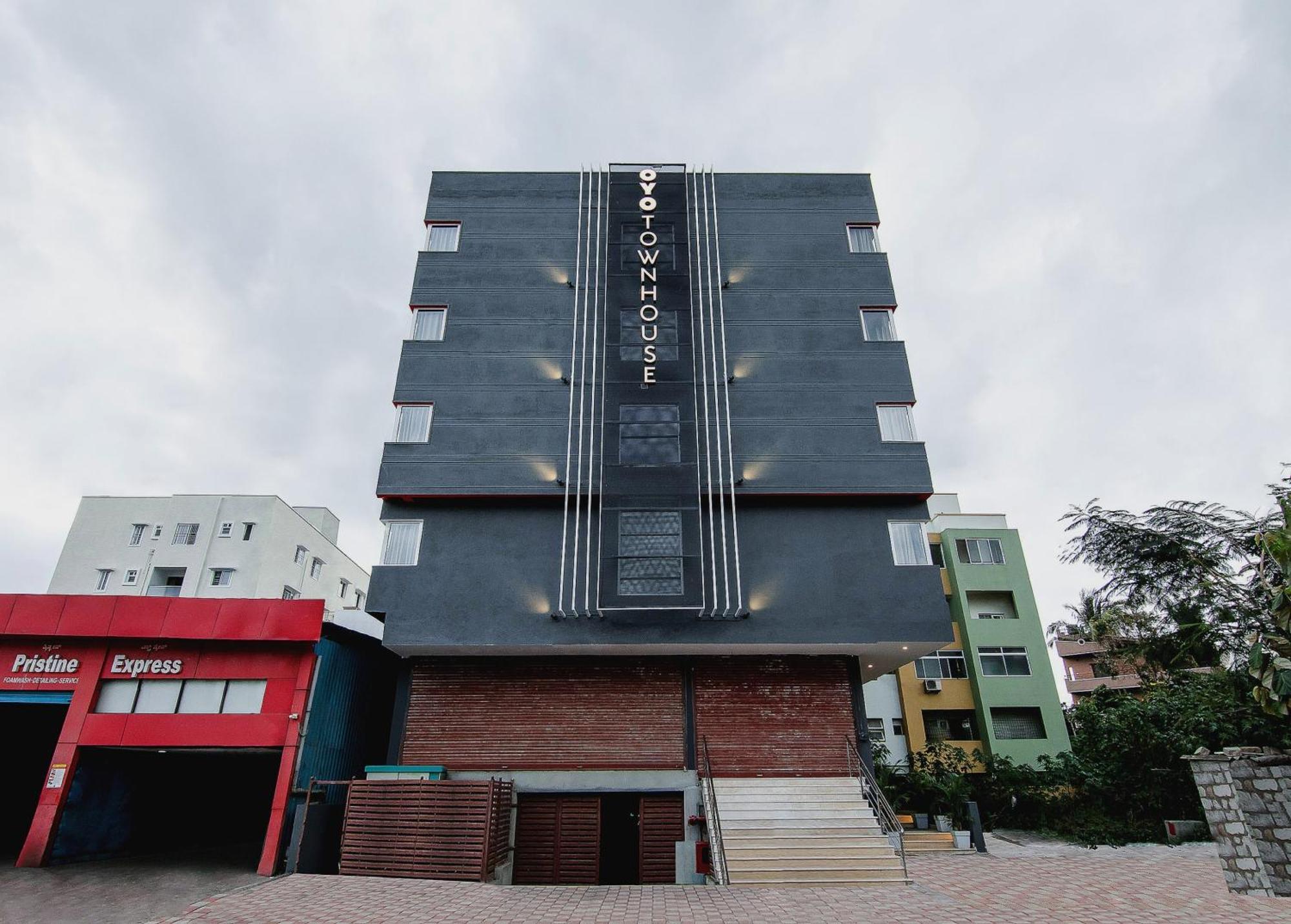 Hotel Townhouse Global Wings Near Sri Amruth Chithra Mandira Bangalore