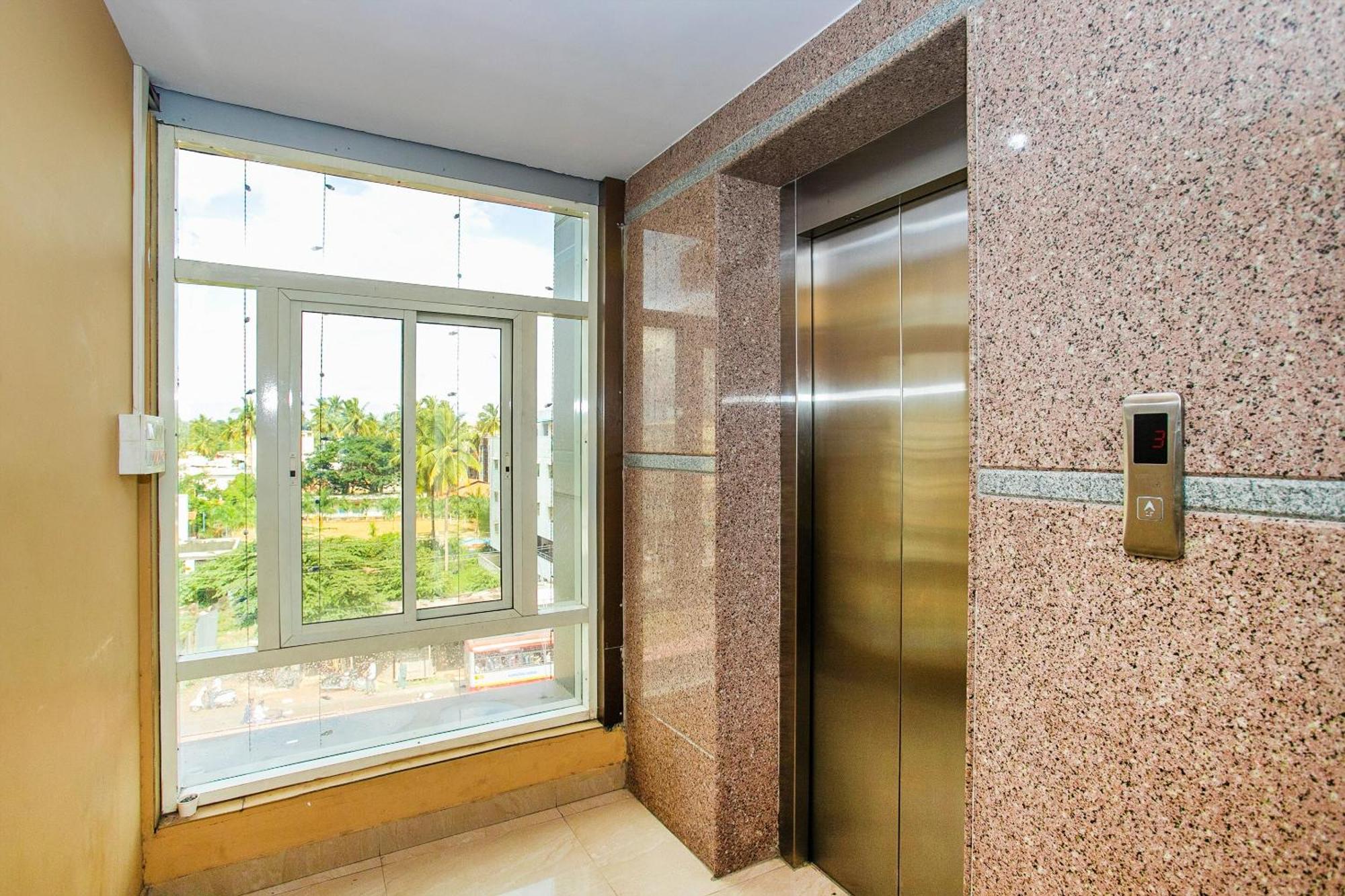Oyo Flagship Alankar Residency Hotel 3*