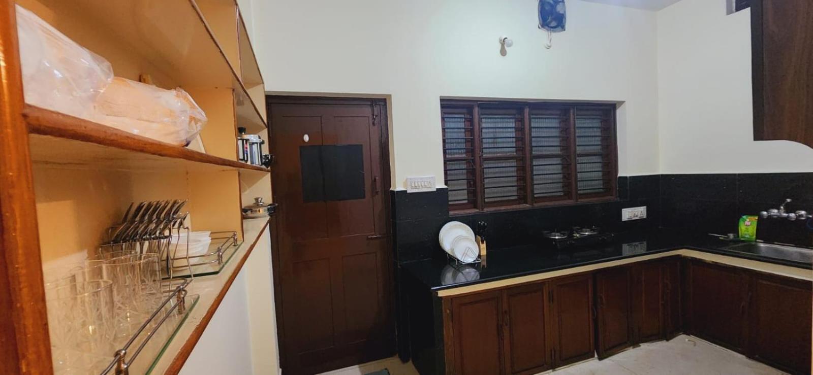 Away From In The Heart Of The City, 2&3 Bhk Villas Pousada Bangalore