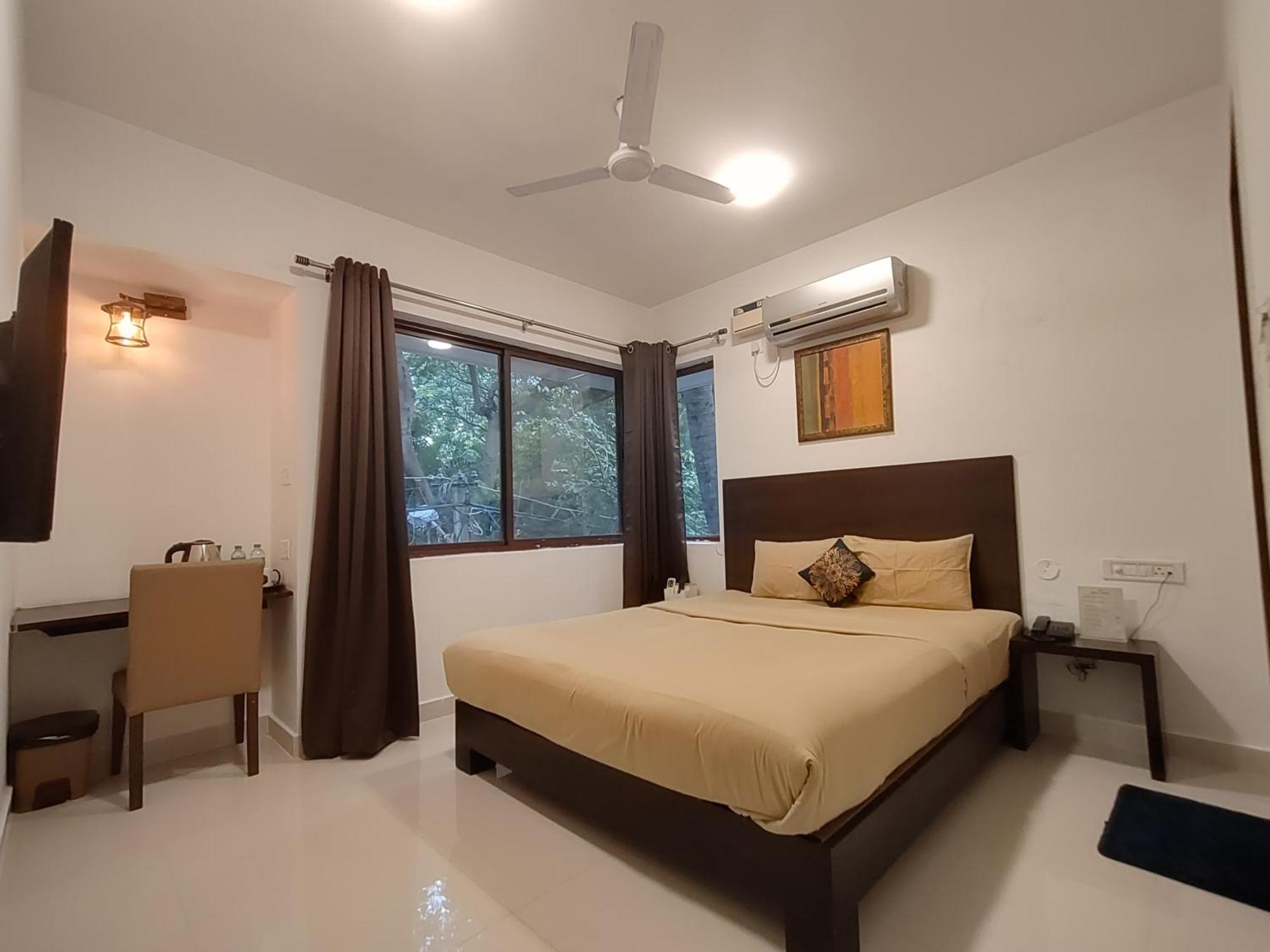 Hotel The Royal Living I Indiranagar