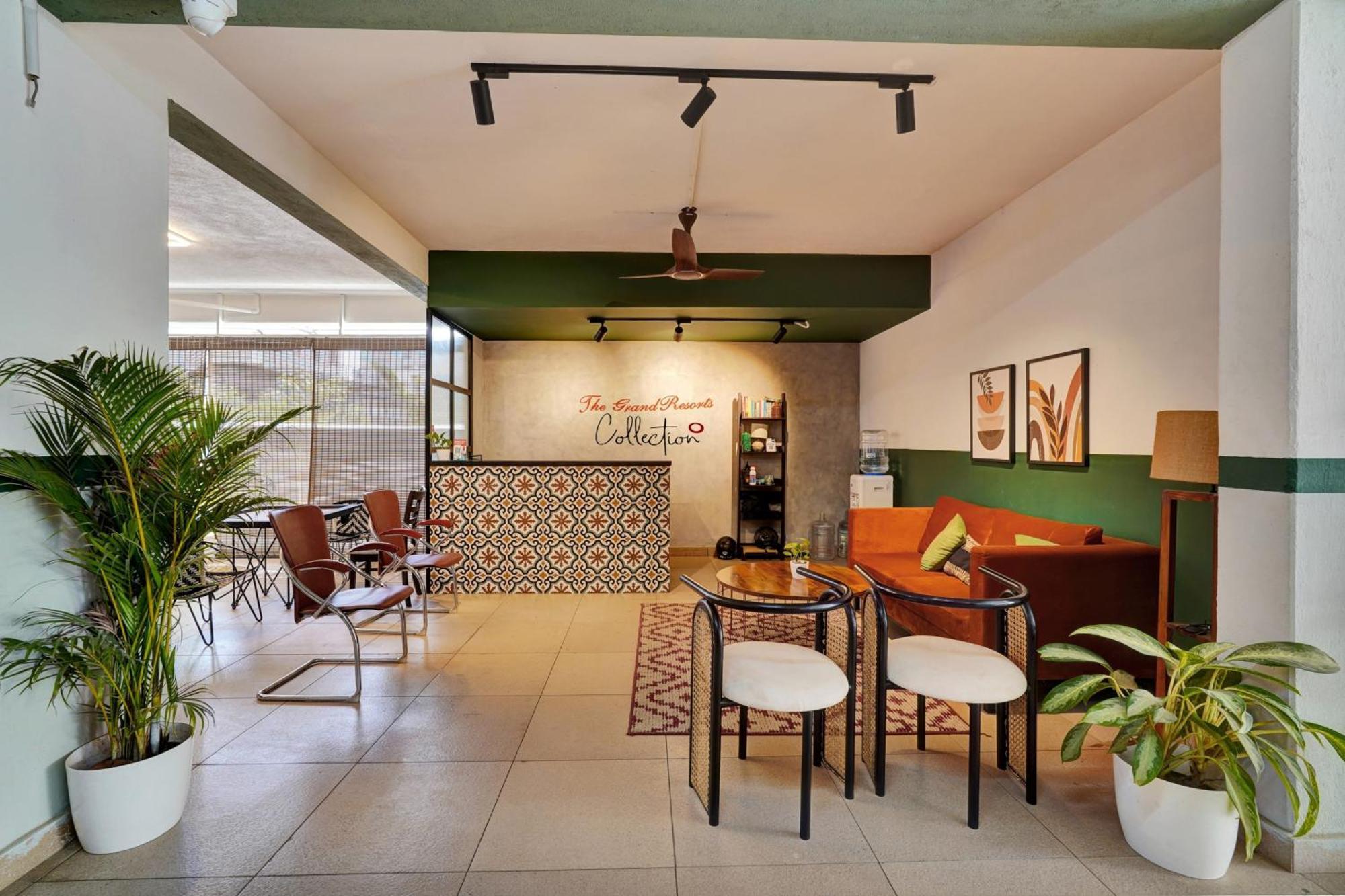 Hotel Super Oyo Collection O The Grand Budget Bangalore