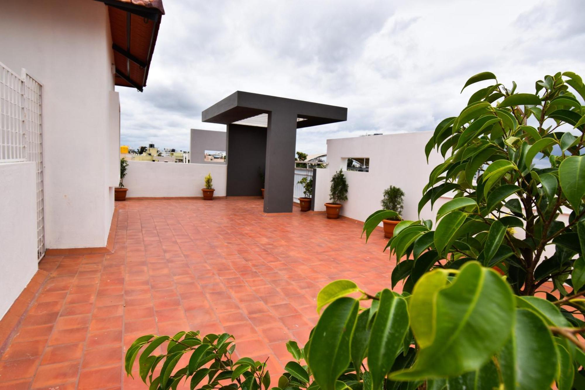 Staymazing-1,2 & 3 Bhk Ac In Hebbal-5mins To Manyata-30mins To Airport Apartment