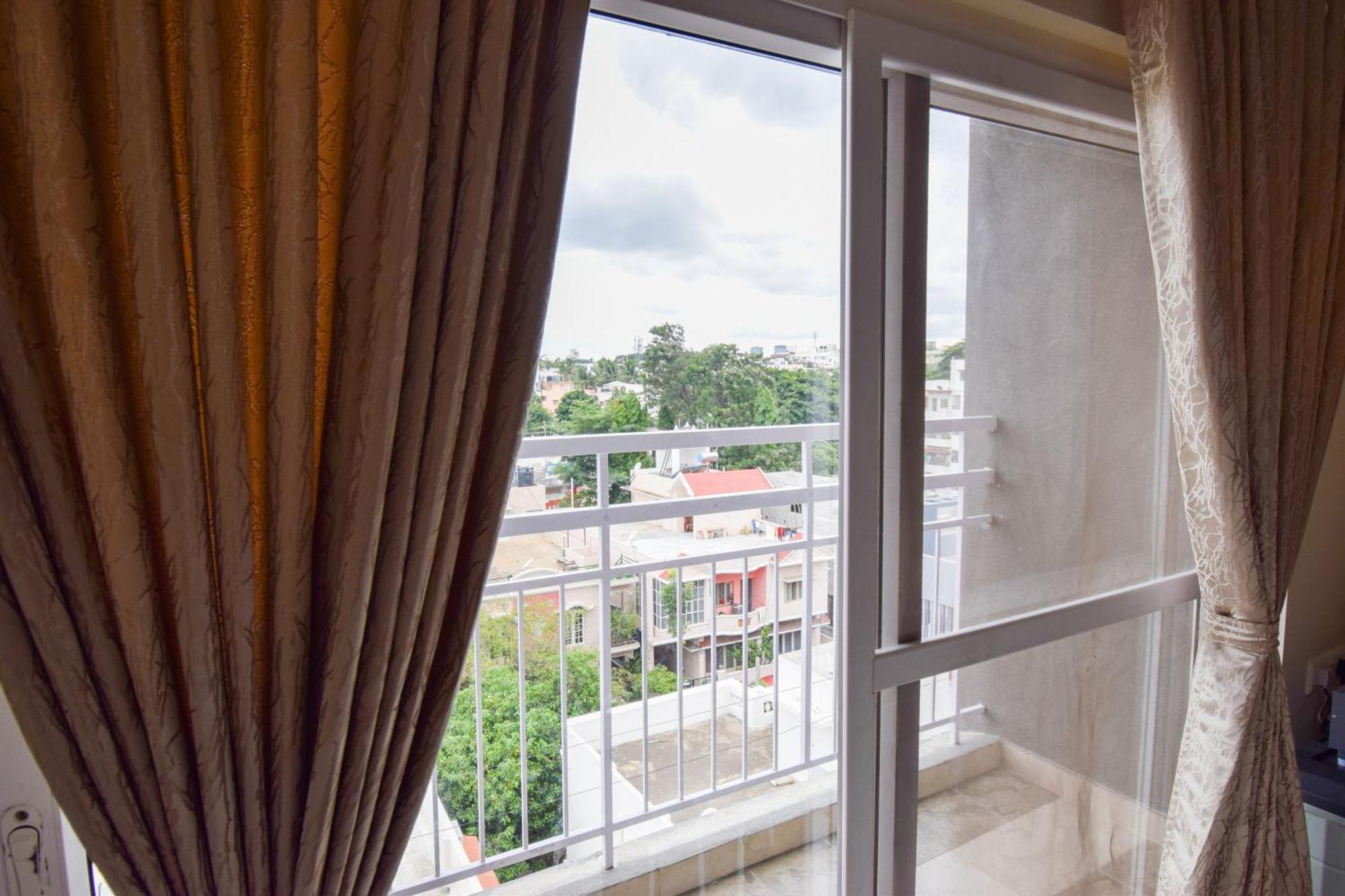 Staymazing-1,2 & 3 Bhk Ac In Hebbal-5mins To Manyata-30mins To Airport Apartment *