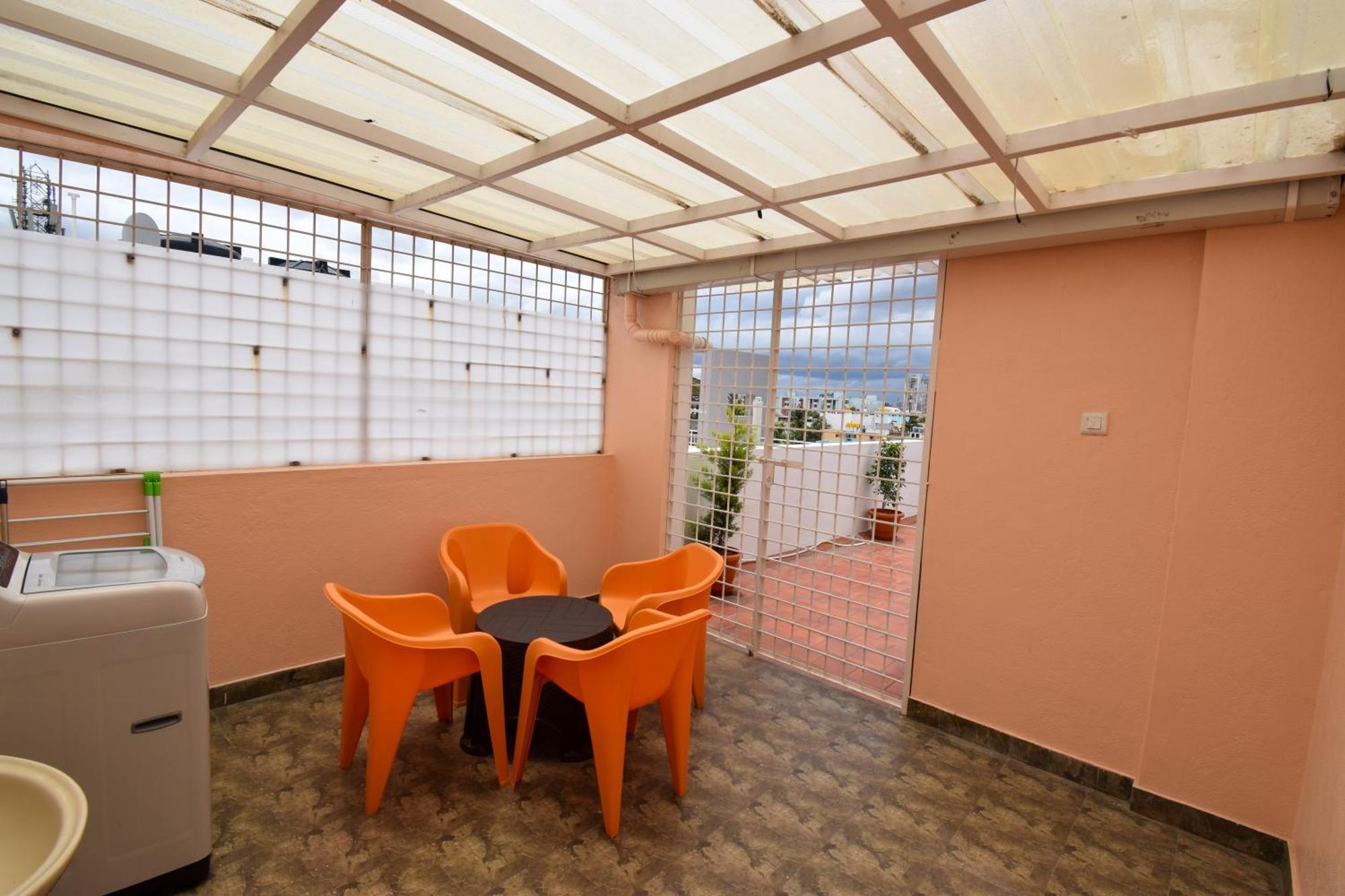 Apartment Staymazing-1,2 & 3 Bhk Ac In Hebbal-5mins To Manyata-30mins To Airport