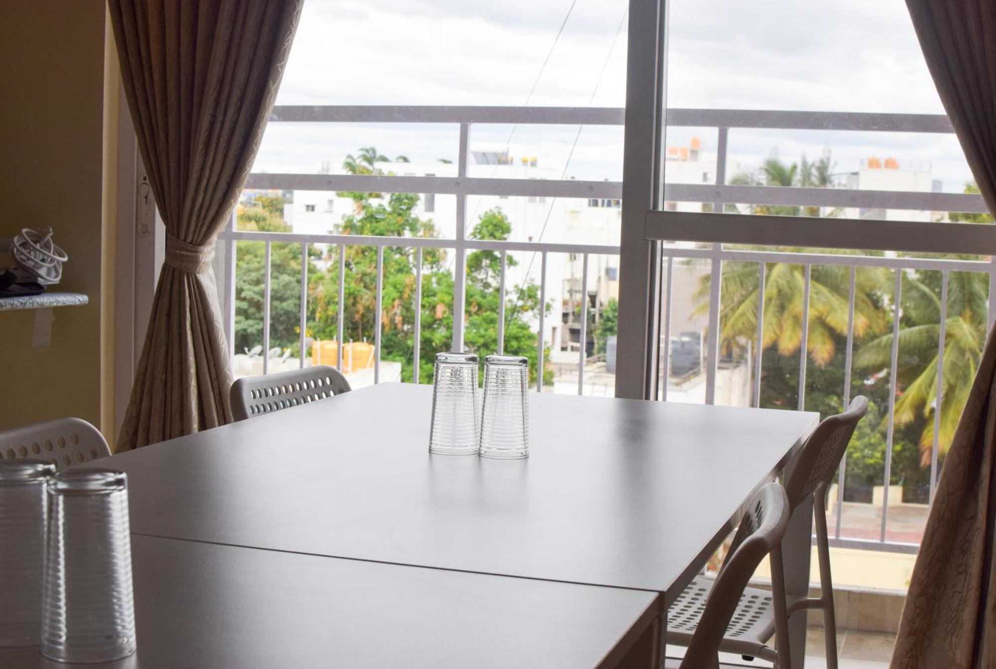 Staymazing-1,2 & 3 Bhk Ac In Hebbal-5mins To Manyata-30mins To Airport Bangalore