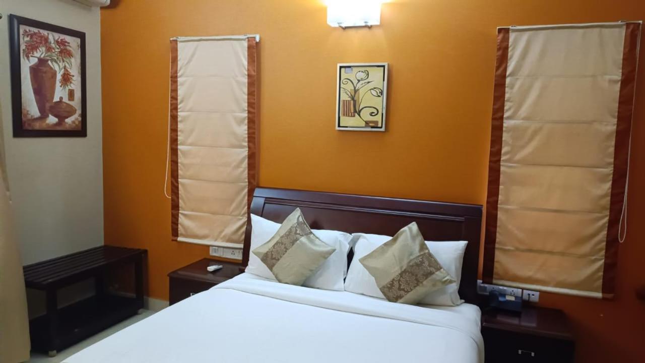 Park Wood Suites-fully Vaccinated Staff Aparthotel