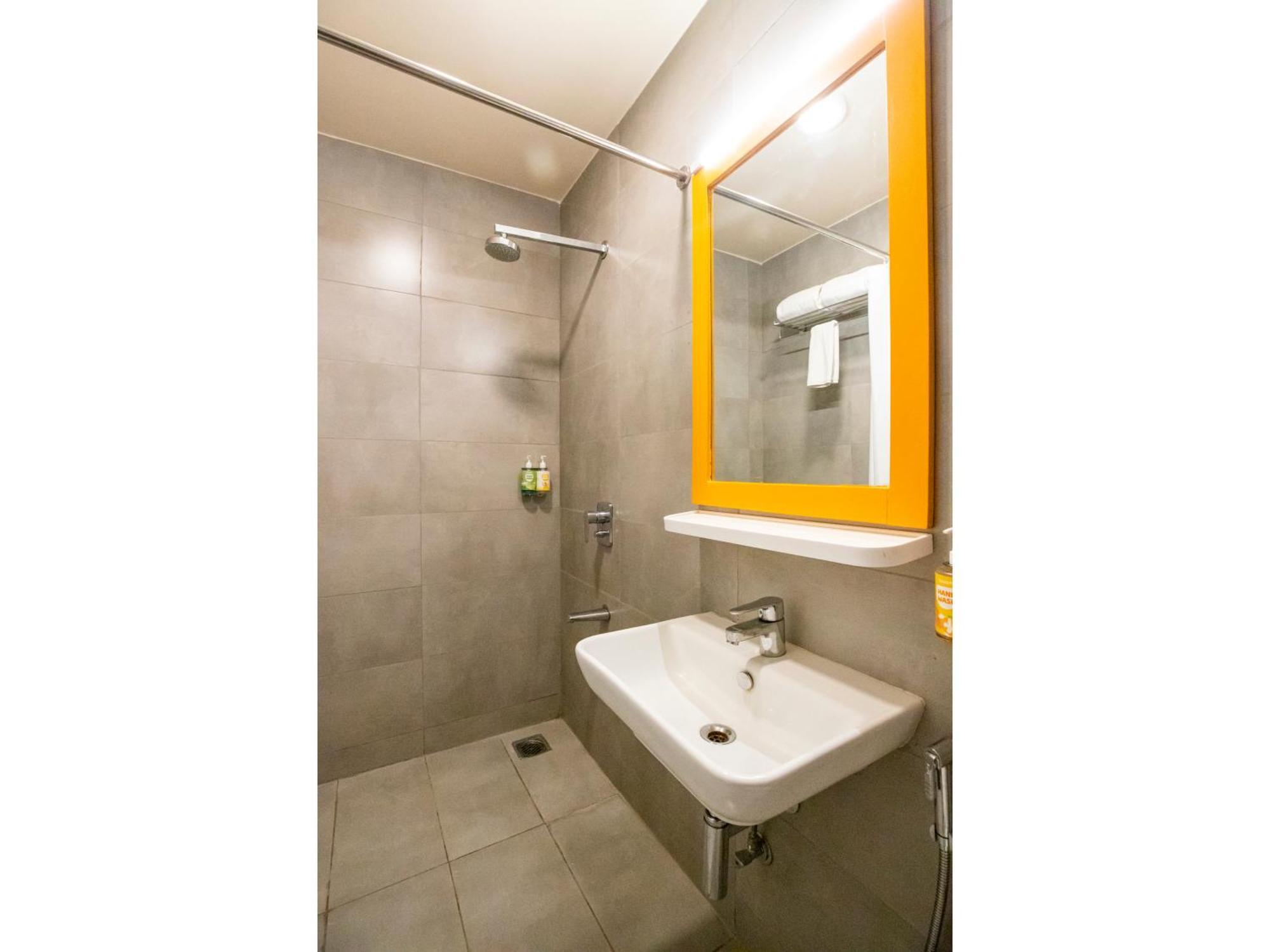 Hotel Bloom - Hsr Club