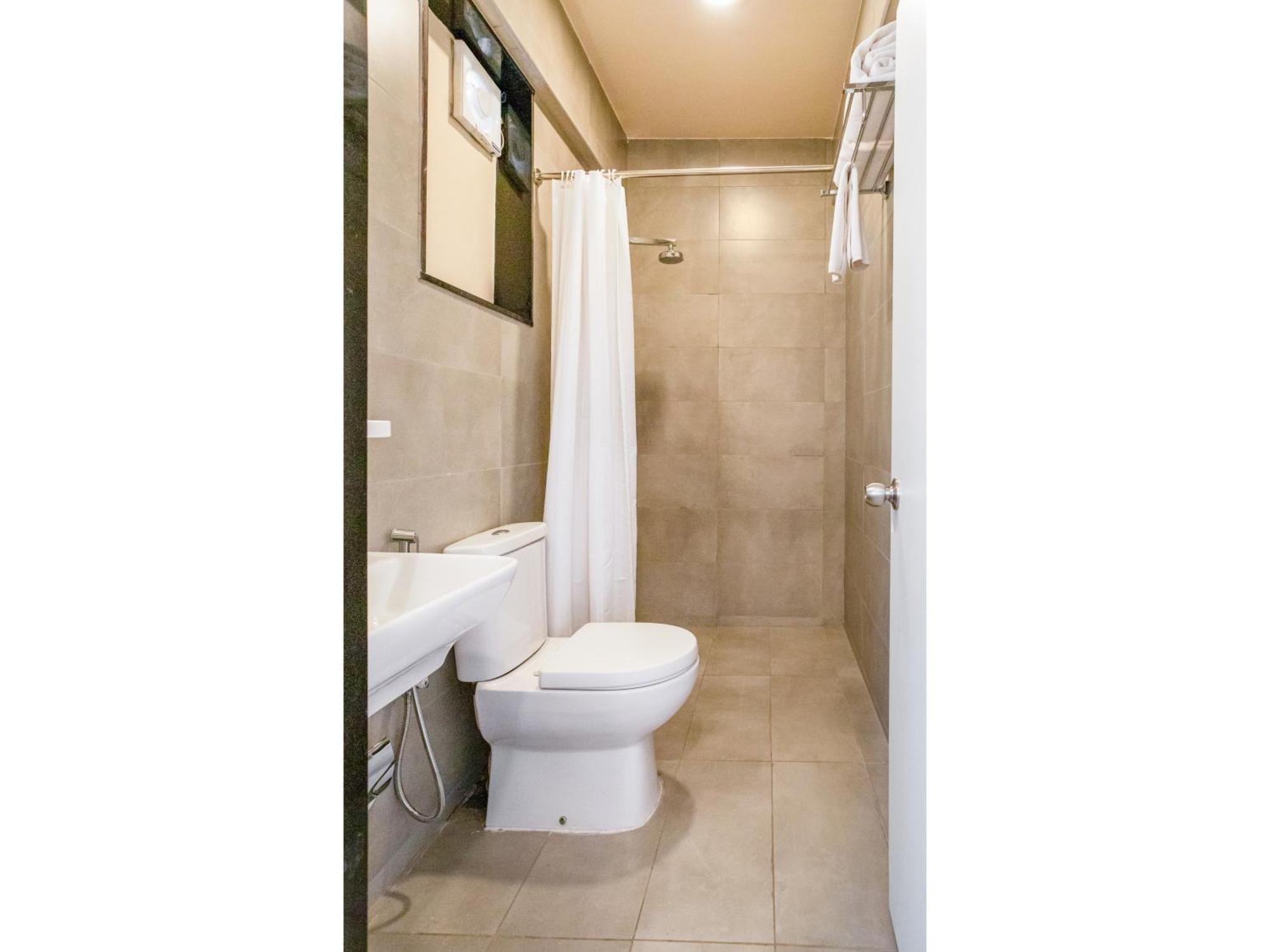 Bloom - Hsr Club Hotel 3*