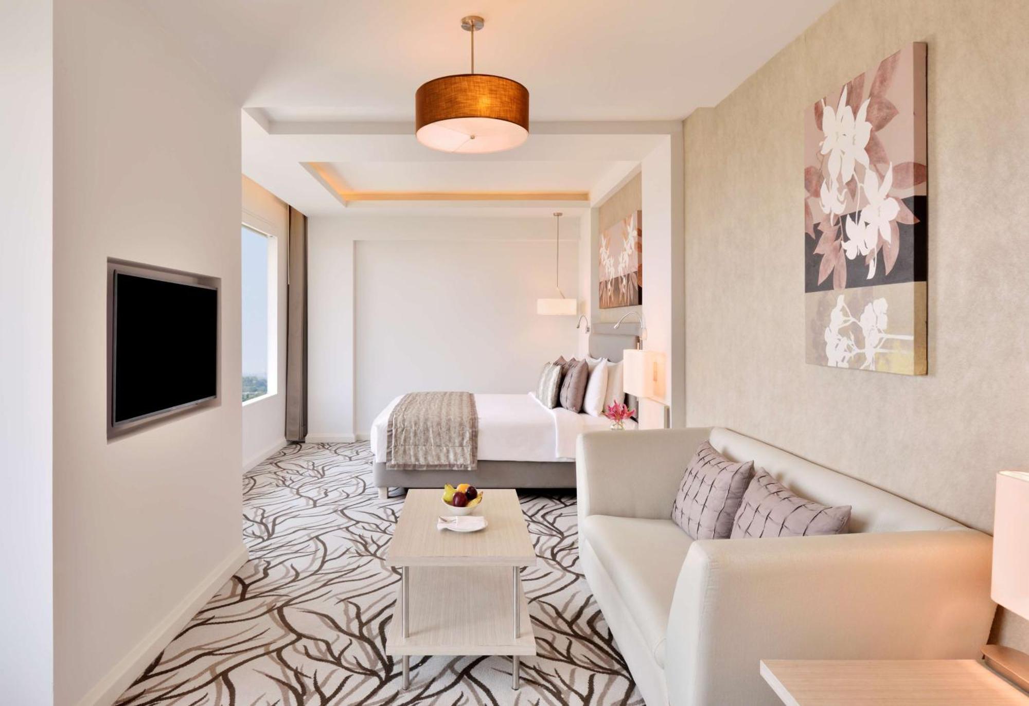 Hotel Radisson Blu Outer Ring Road