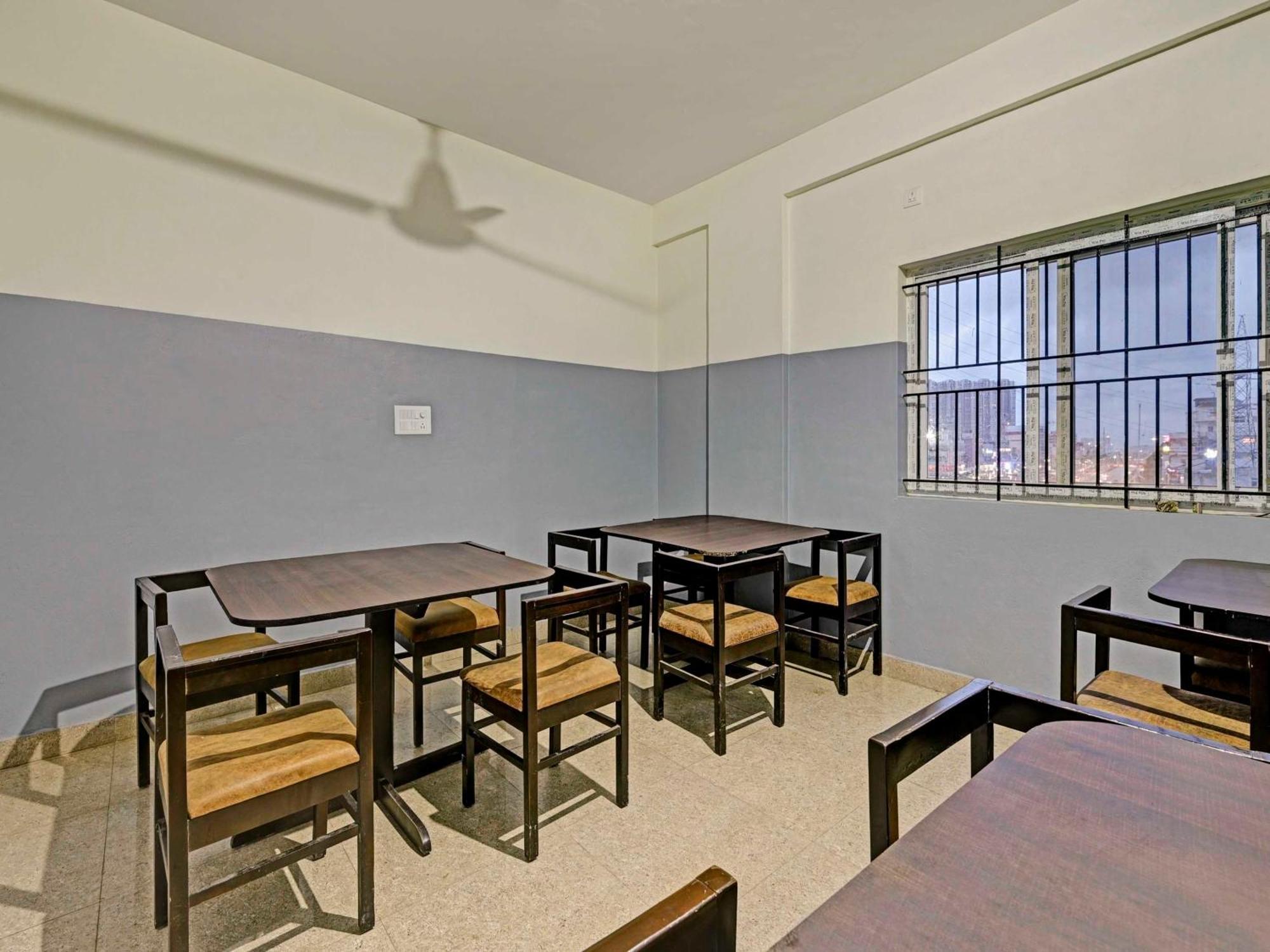 Hotel Collection O Sri Sapthagiri Near Phoenix Marketcity 3*