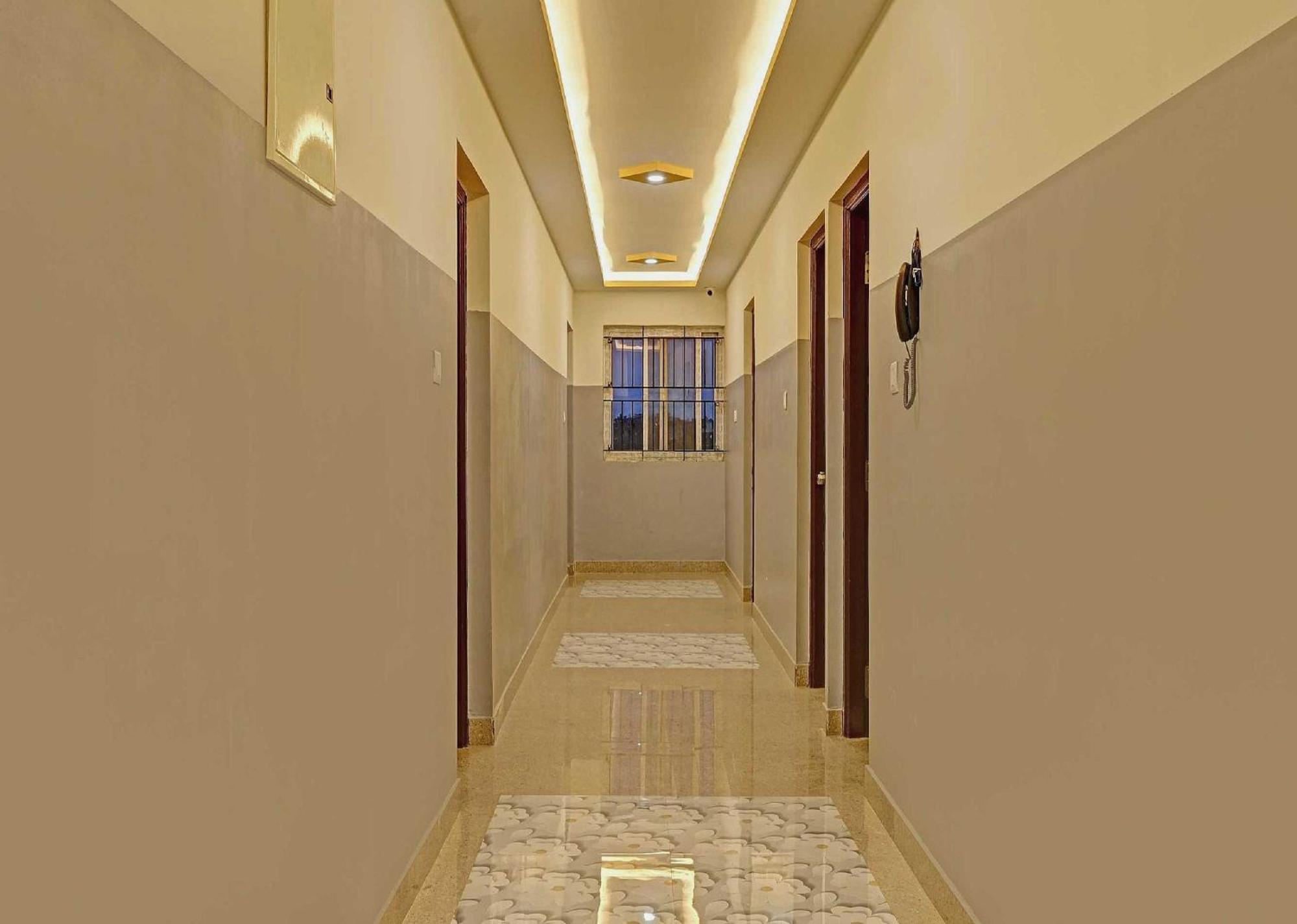 Collection O Sri Sapthagiri Near Phoenix Marketcity Hotel 3*