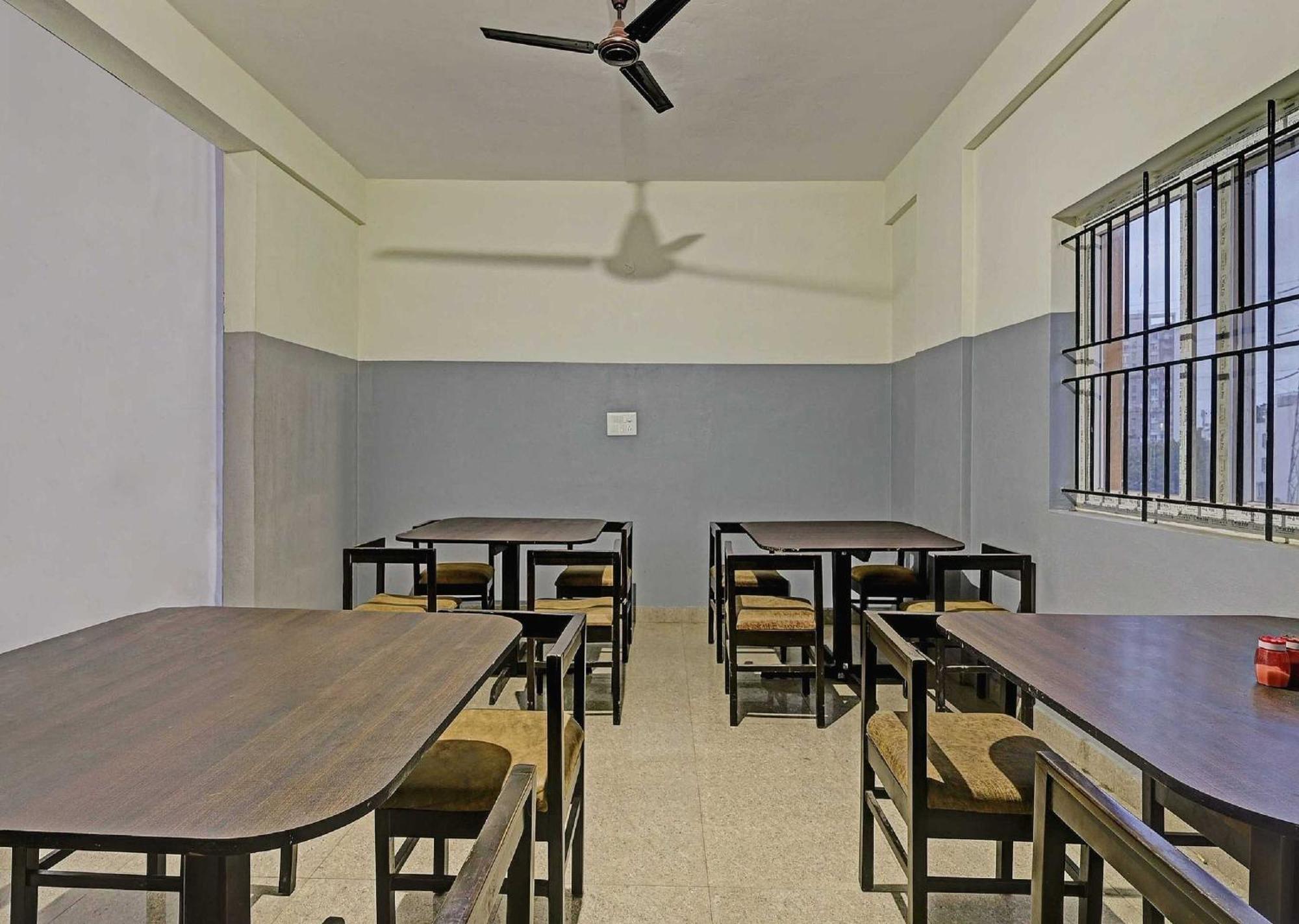 Collection O Sri Sapthagiri Near Phoenix Marketcity Hotel 3*