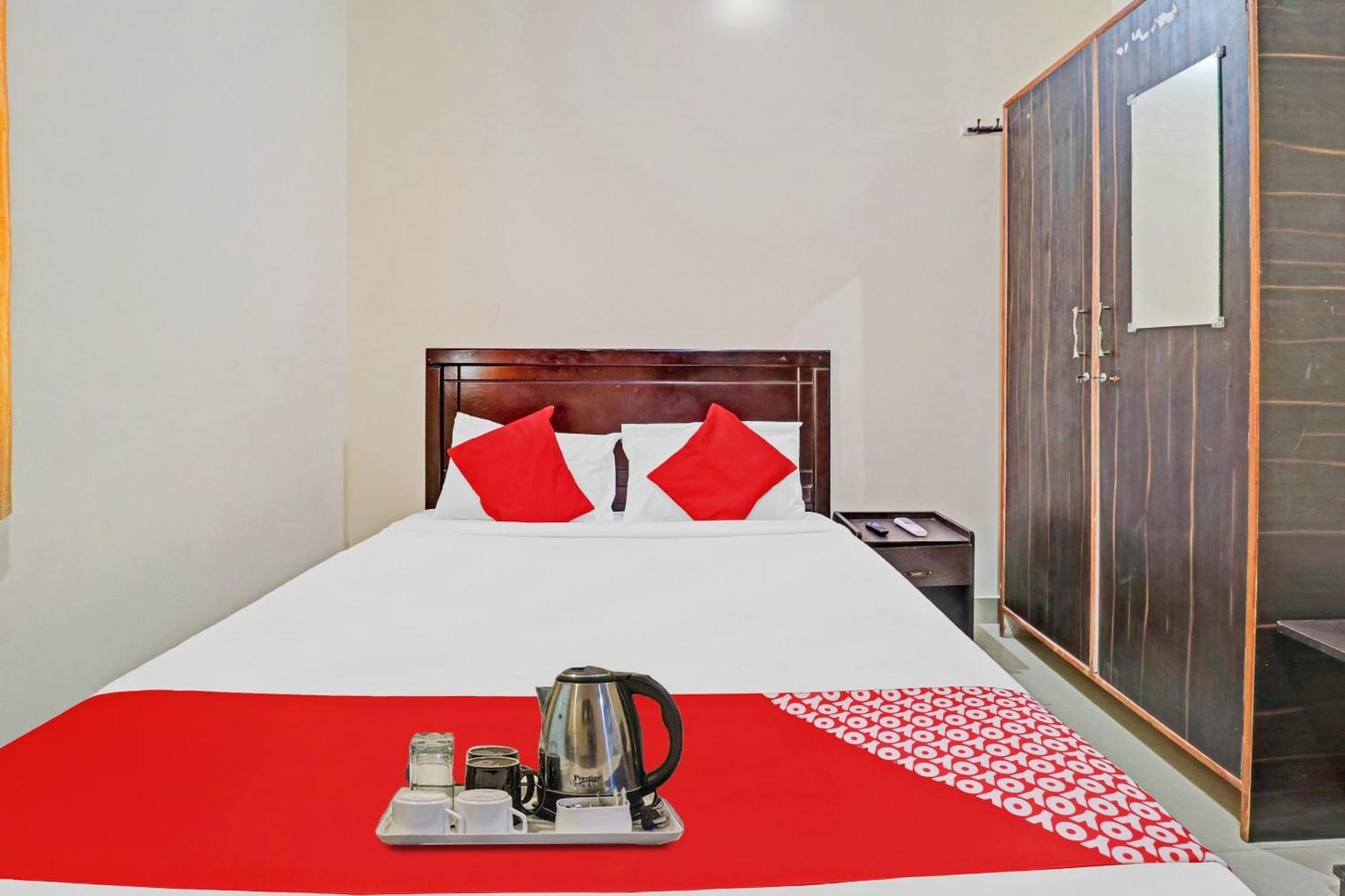 Super O Mn Residency Near Ragigudda Sri Prasanna Anjaneyaswamy Temple Hotel 3*