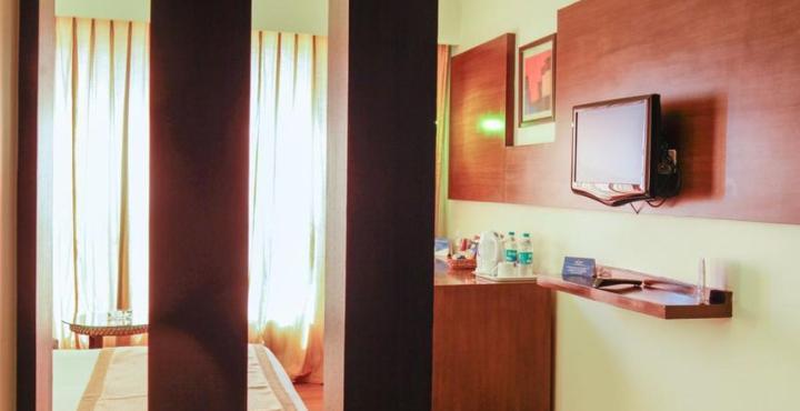 Hotel La Sara Hometel Bangalore
