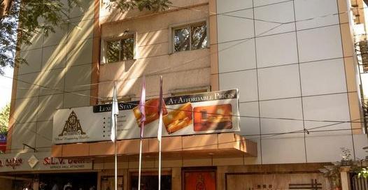 Oyo 15781 Shree Adiga Residency Pensão 3*