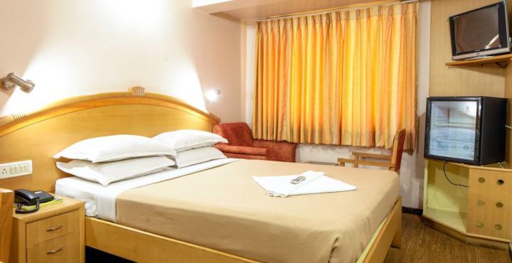Oyo 15781 Shree Adiga Residency Pensão 3*