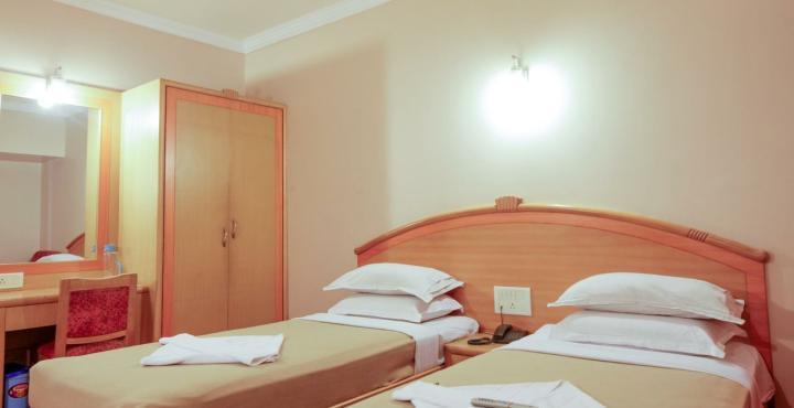Oyo 15781 Shree Adiga Residency 3*