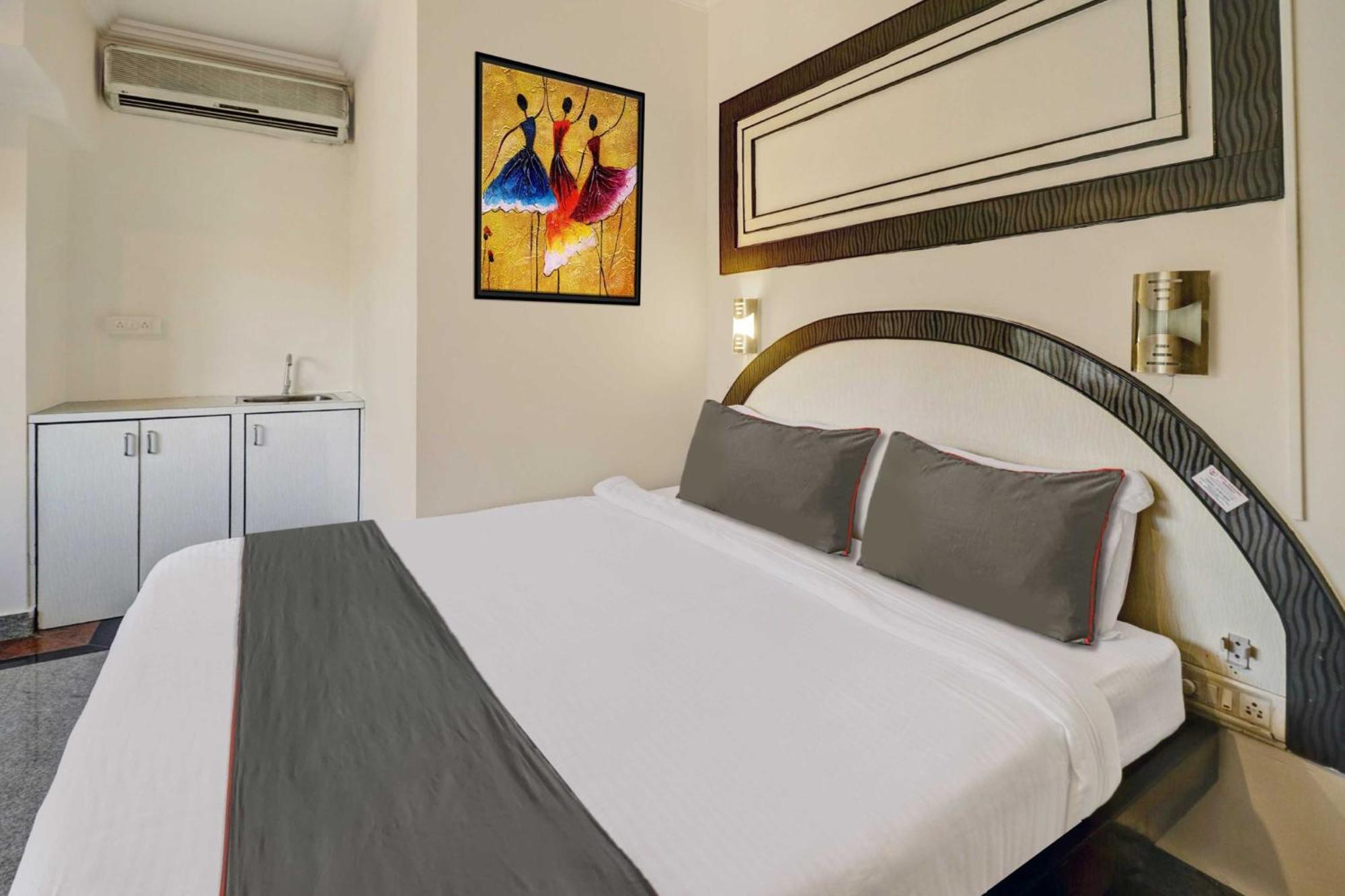 Hotel Collection O Sabharwal Residency Near Lalbagh Botanical Garden