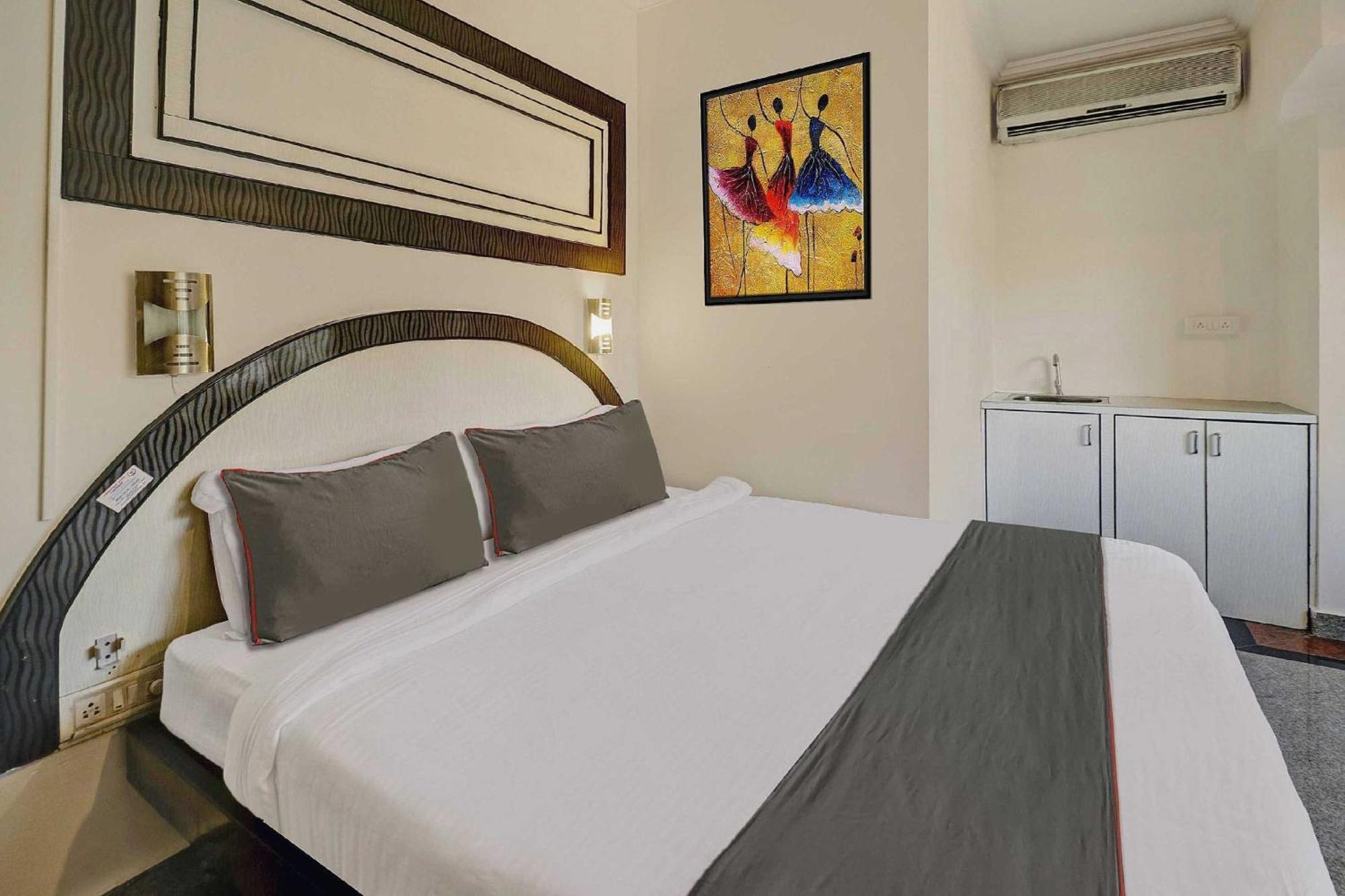 Collection O Sabharwal Residency Near Lalbagh Botanical Garden Bangalore