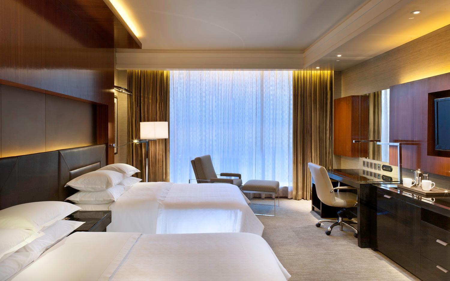 Sheraton Grand At Brigade Gateway 5*