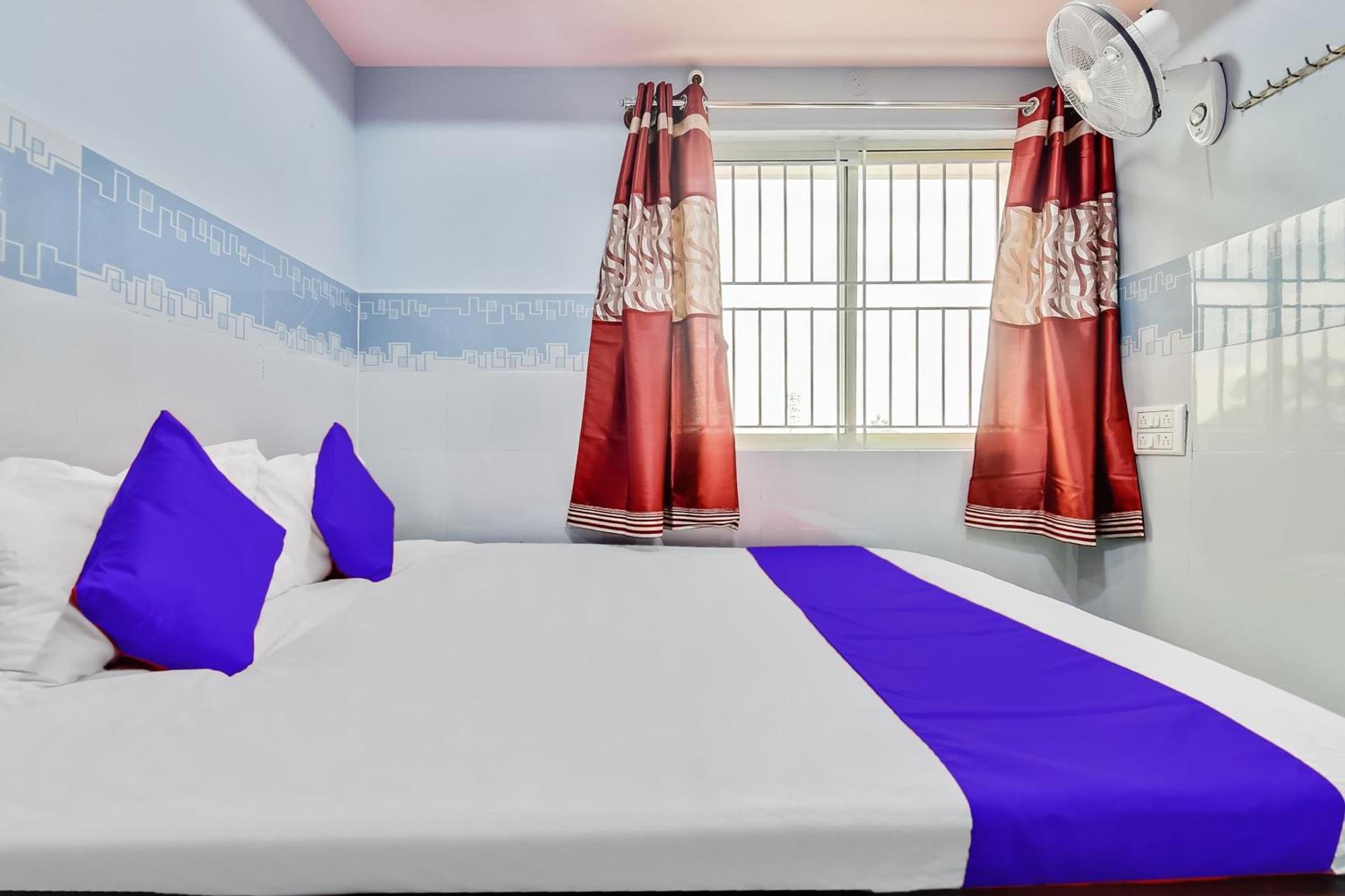 Spot On Gayatri Comforts Hotel 2*
