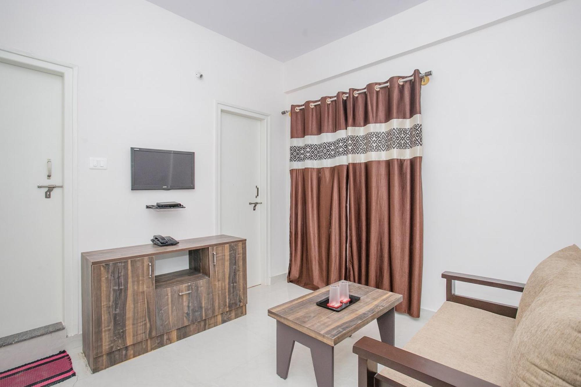 Hotel Oyo 13120 Ambrosia 3*