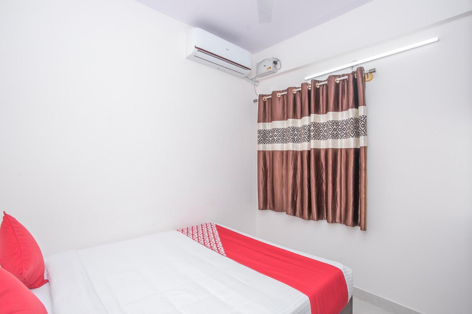 Hotel Oyo 13120 Ambrosia 3*