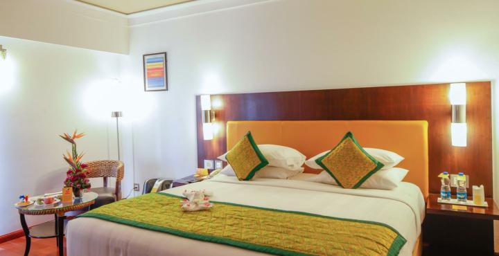 Hotel Iris The Business