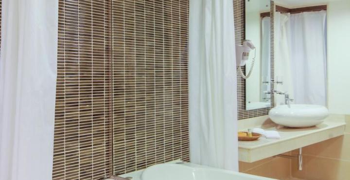 Hotel Iris The Business 4*
