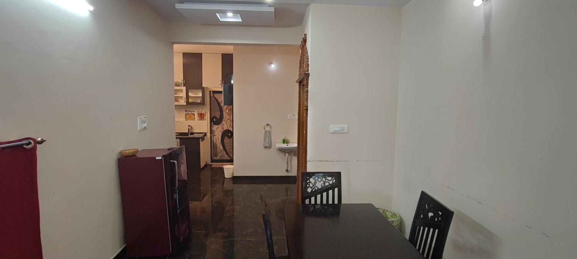 Rrm - Jambu Savari Dinne Apartment