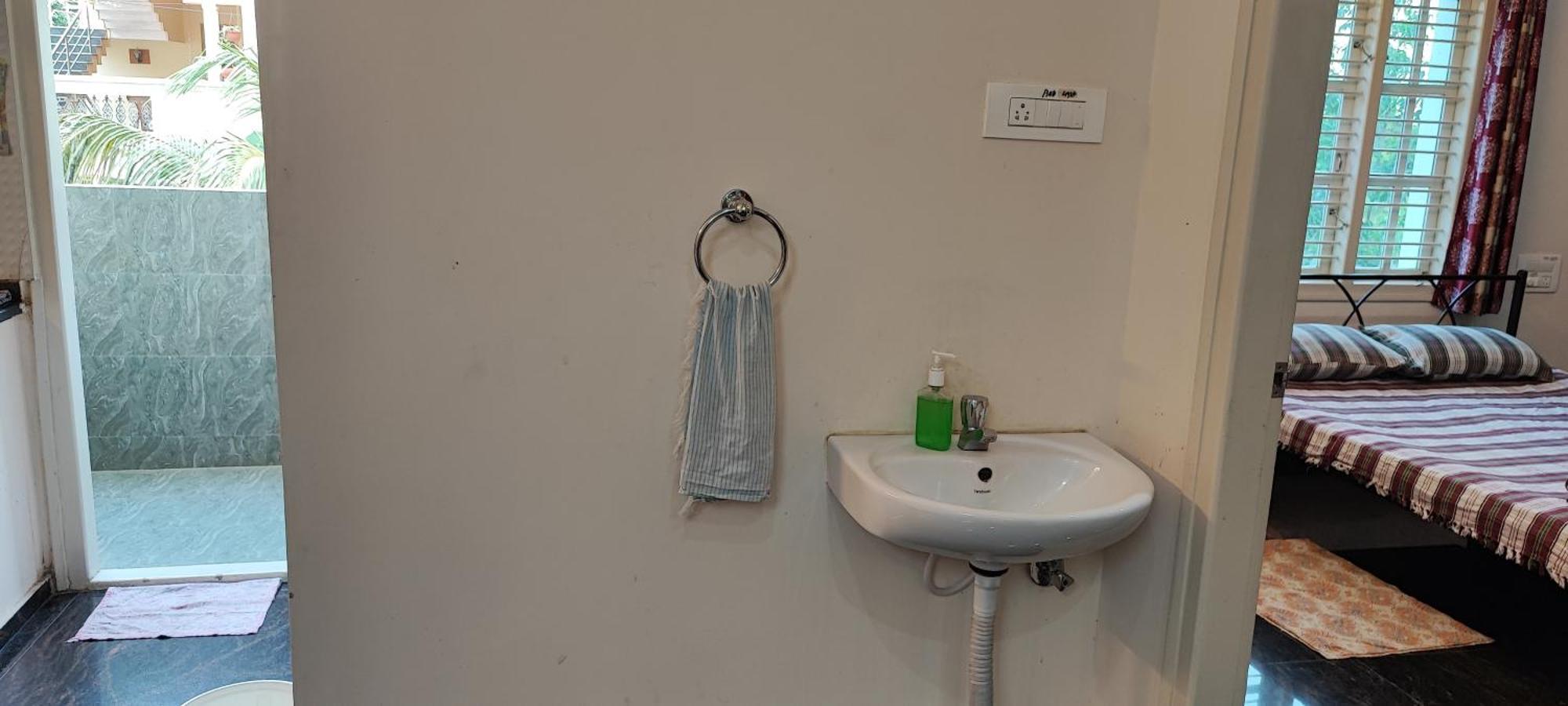 Rrm - Jambu Savari Dinne Apartment *