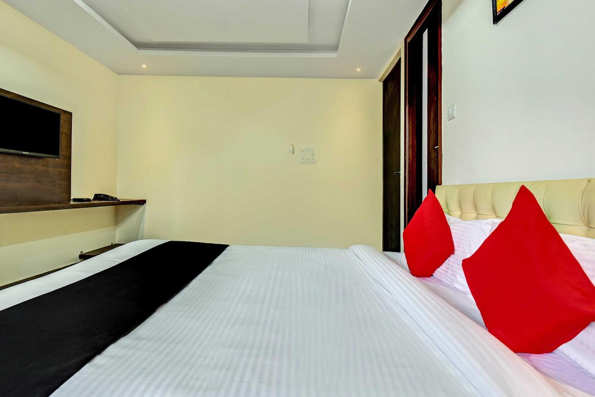 Hotel Collection O 73565 J J Global Exotics 3*
