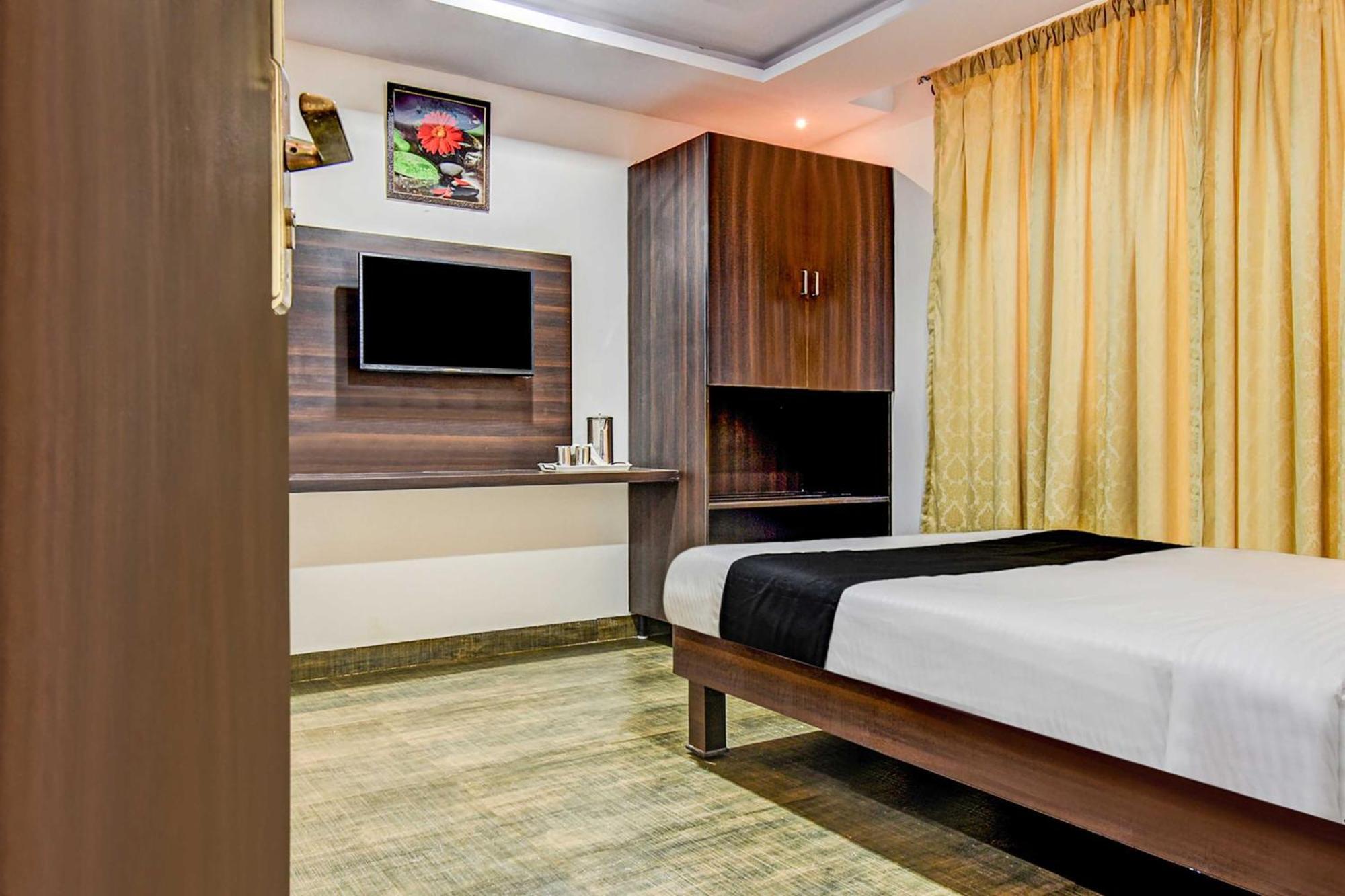 Collection O 73565 J J Global Exotics 3* Bangalore