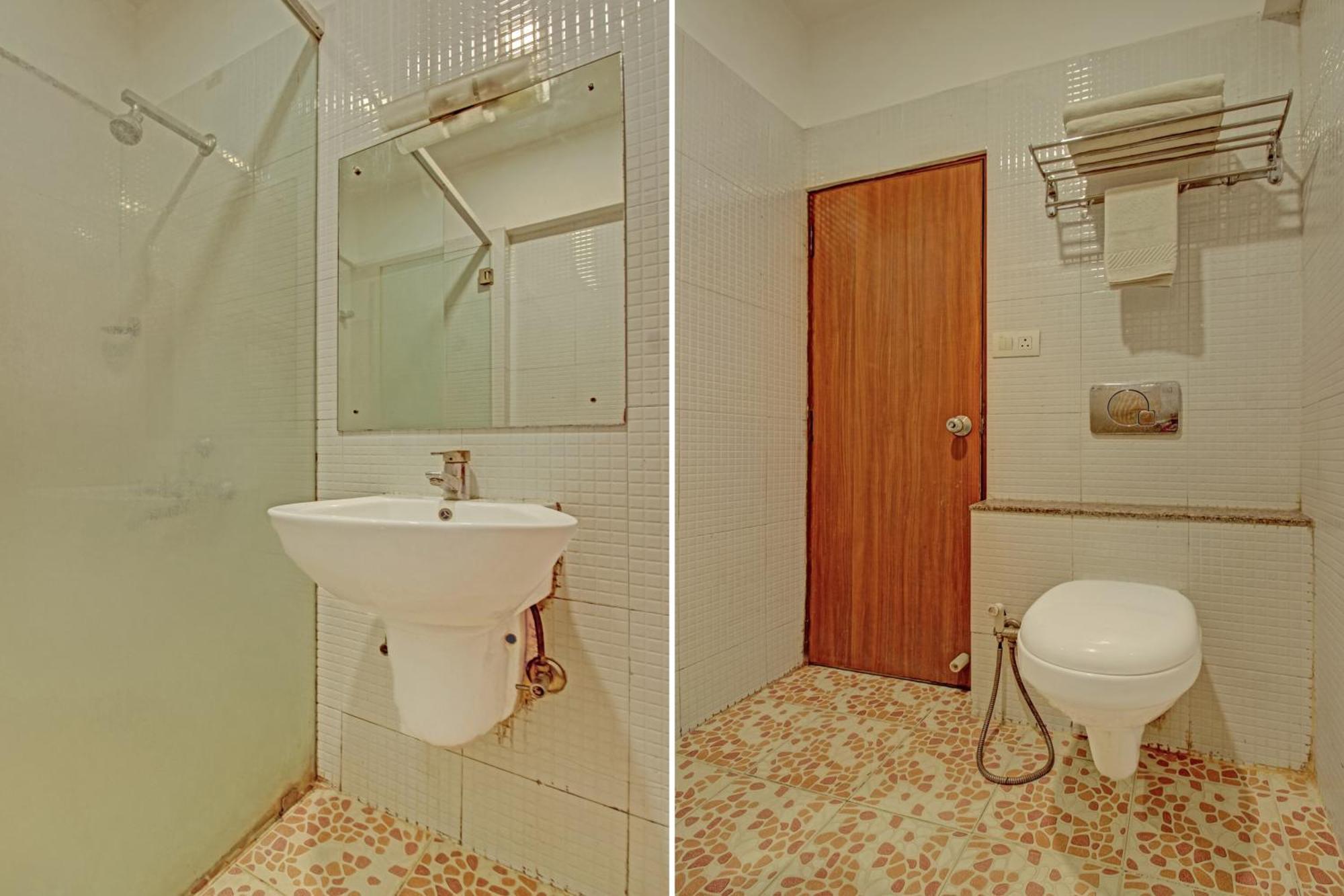 Hotel Capital O Sri Krishna Near 7d Voyage 3*