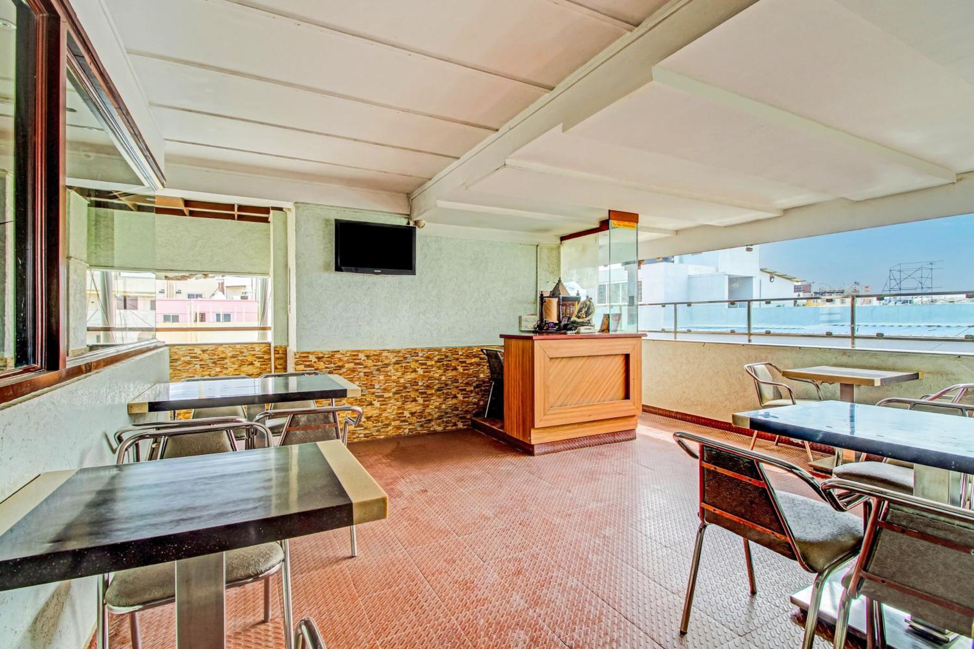 Capital O Sri Krishna Near 7d Voyage Hotel 3*