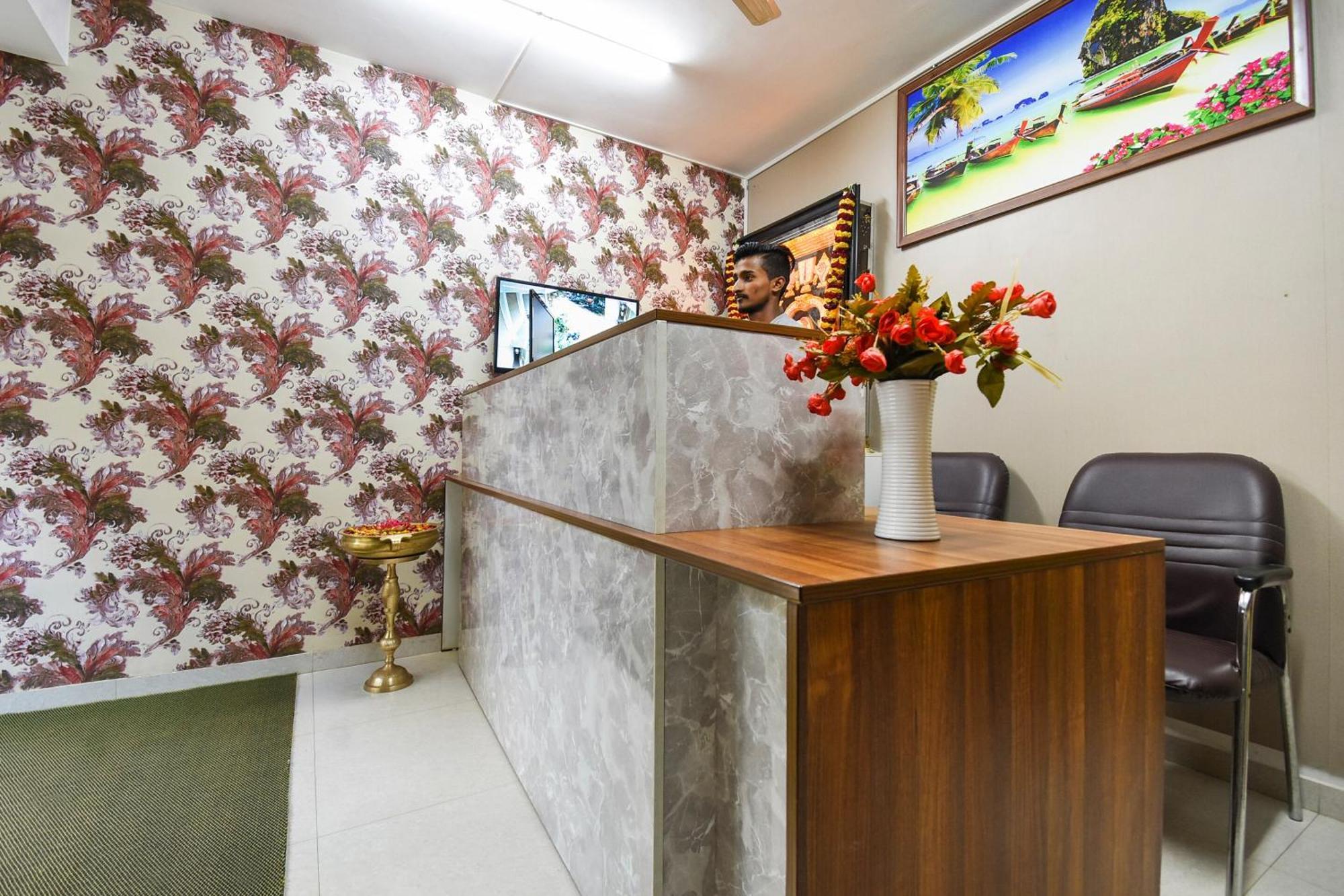 Hotel Oyo Flagship 65924 Balaji Luxury 3*