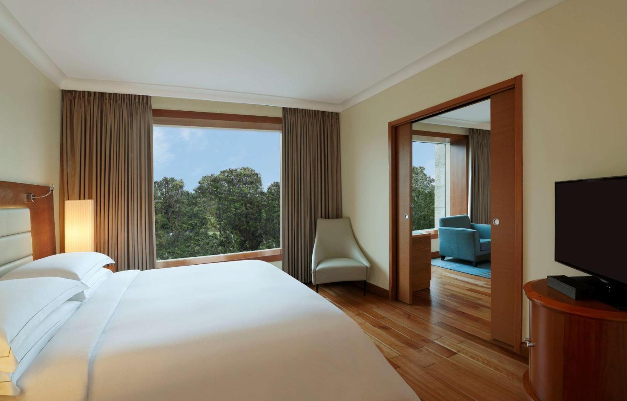 Hilton Embassy Golflinks 5* Bangalore