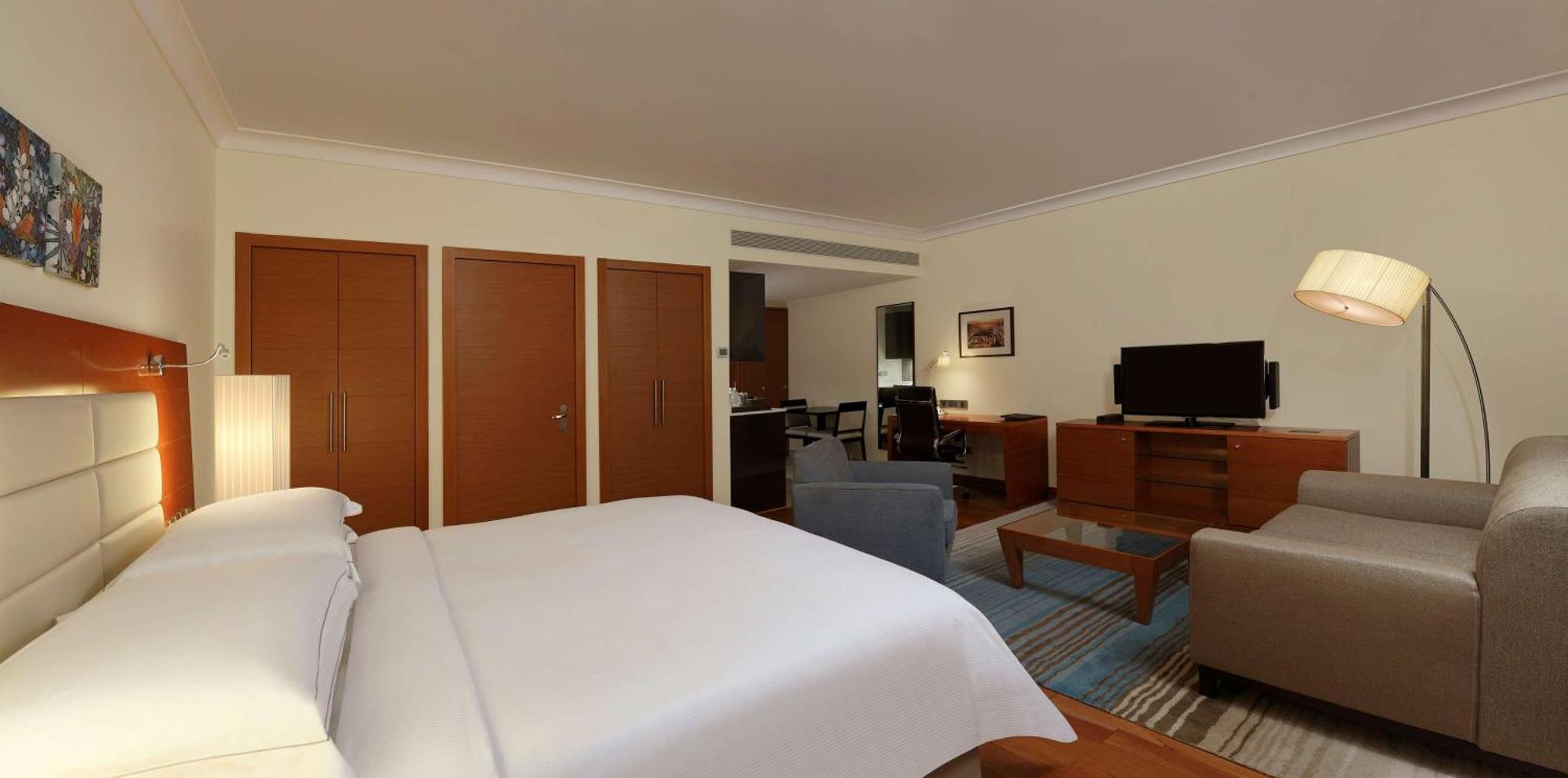 Hilton Embassy Golflinks 5*