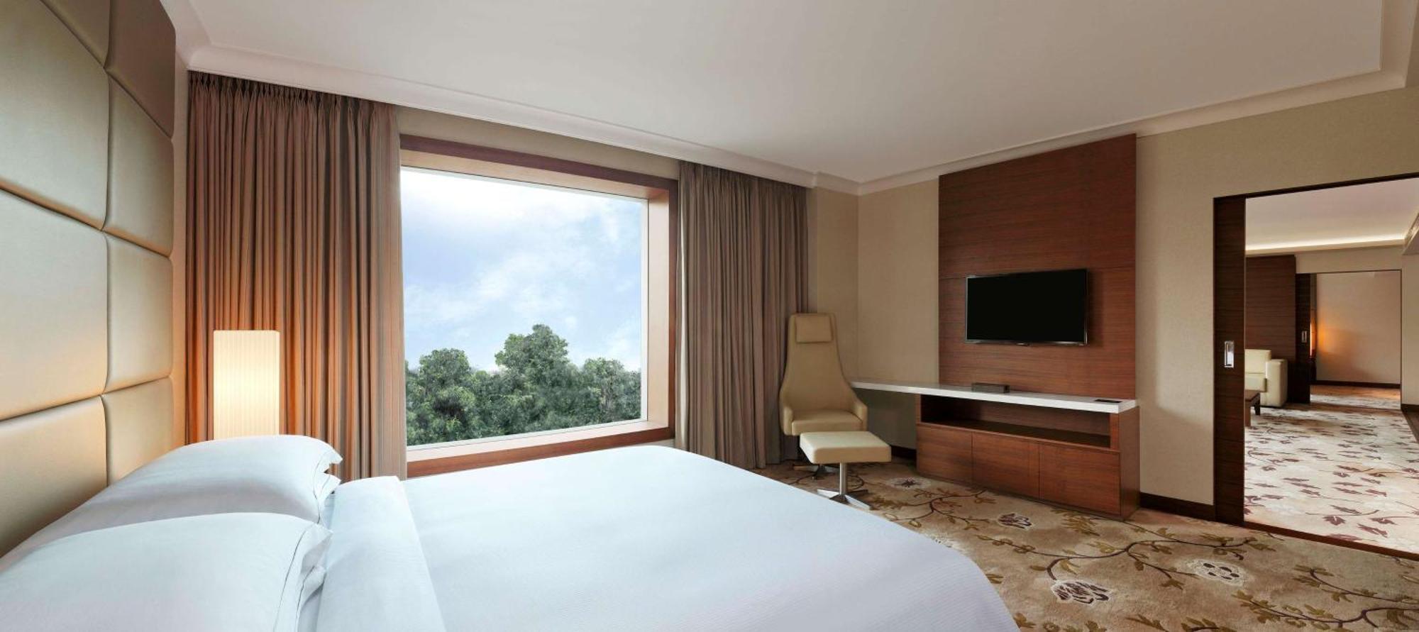 Hilton Embassy Golflinks Hotel Bangalore
