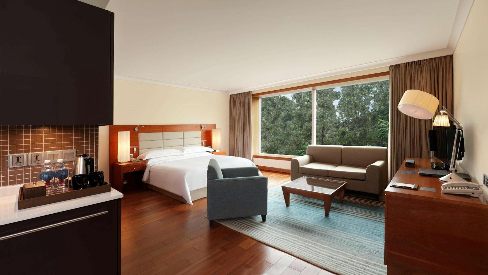 Hilton Embassy Golflinks Hotel Bangalore