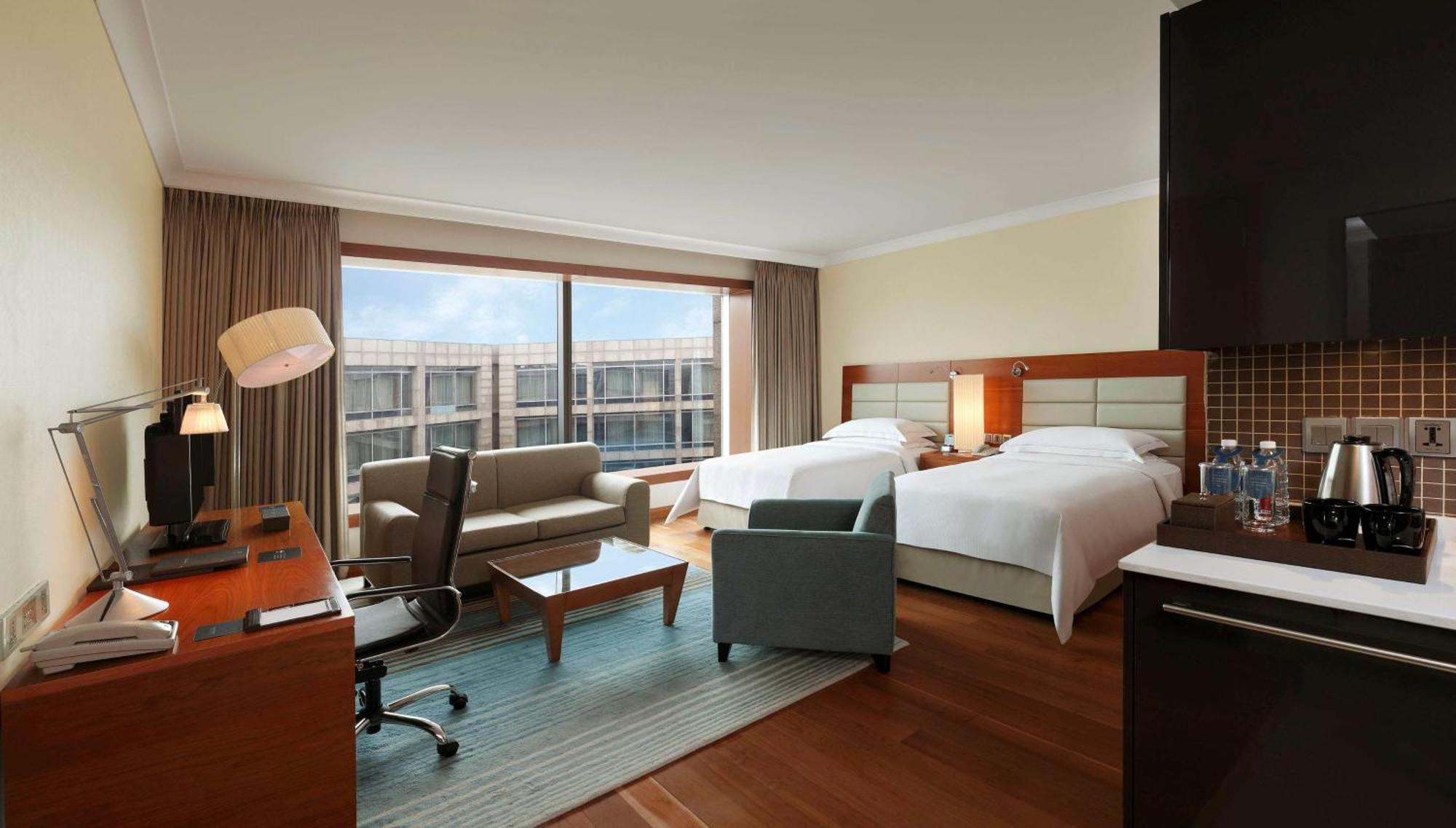 Hilton Embassy Golflinks 5* Bangalore