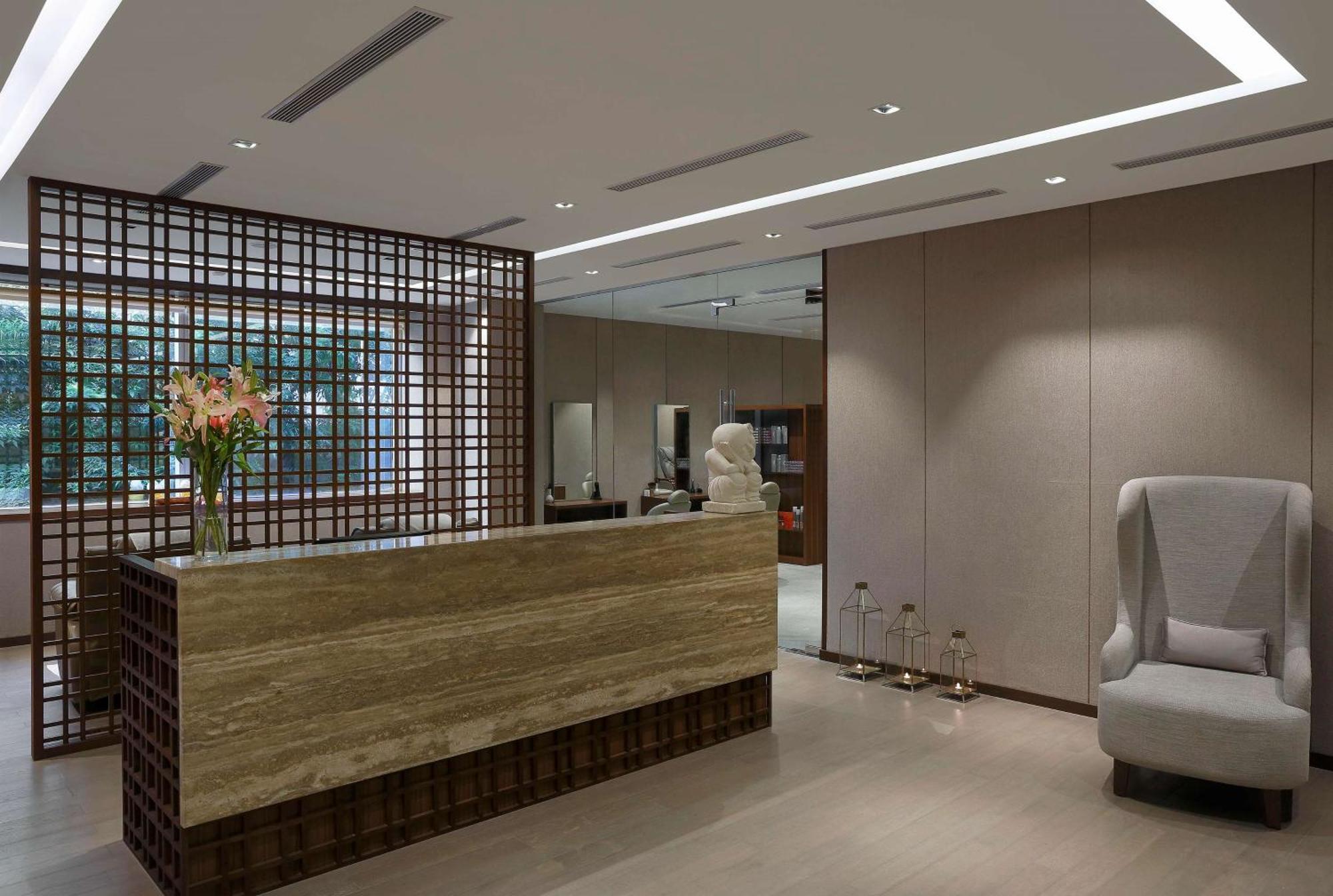 Hilton Embassy Golflinks Hotel 5*