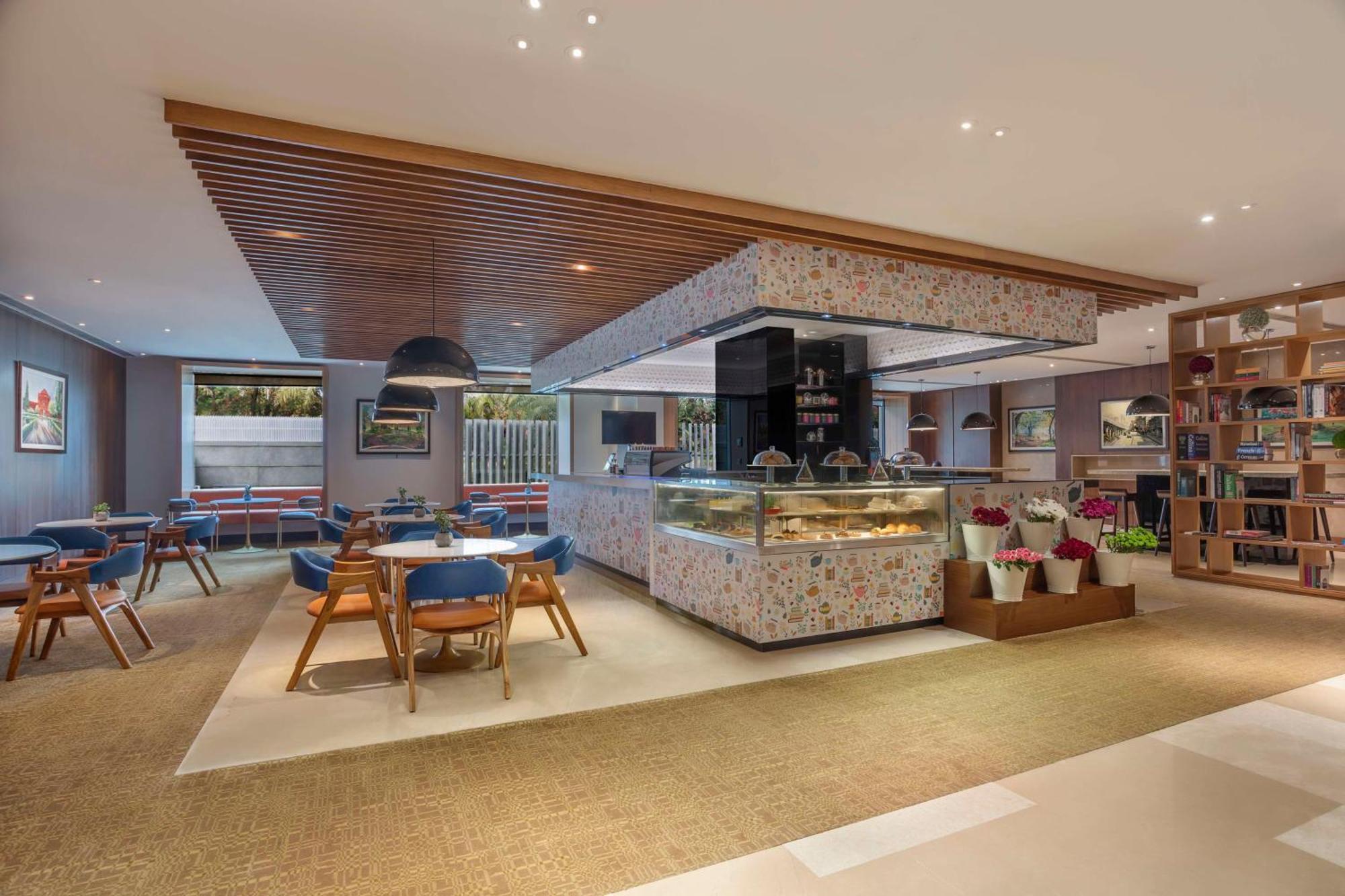 Hotel Hilton Embassy Golflinks Bangalore