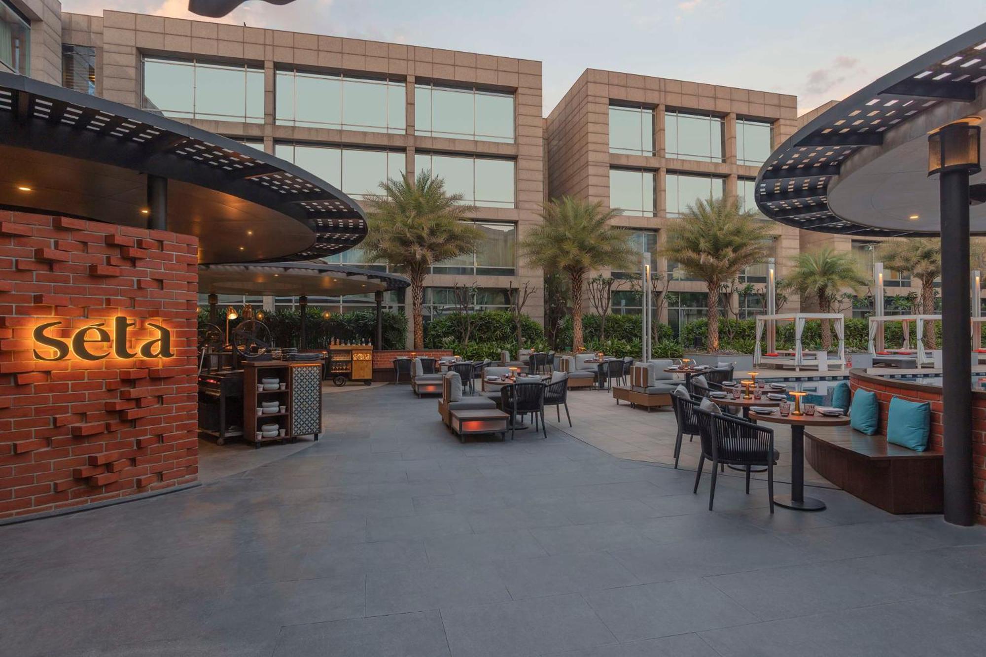 Hilton Embassy Golflinks Hotel Bangalore